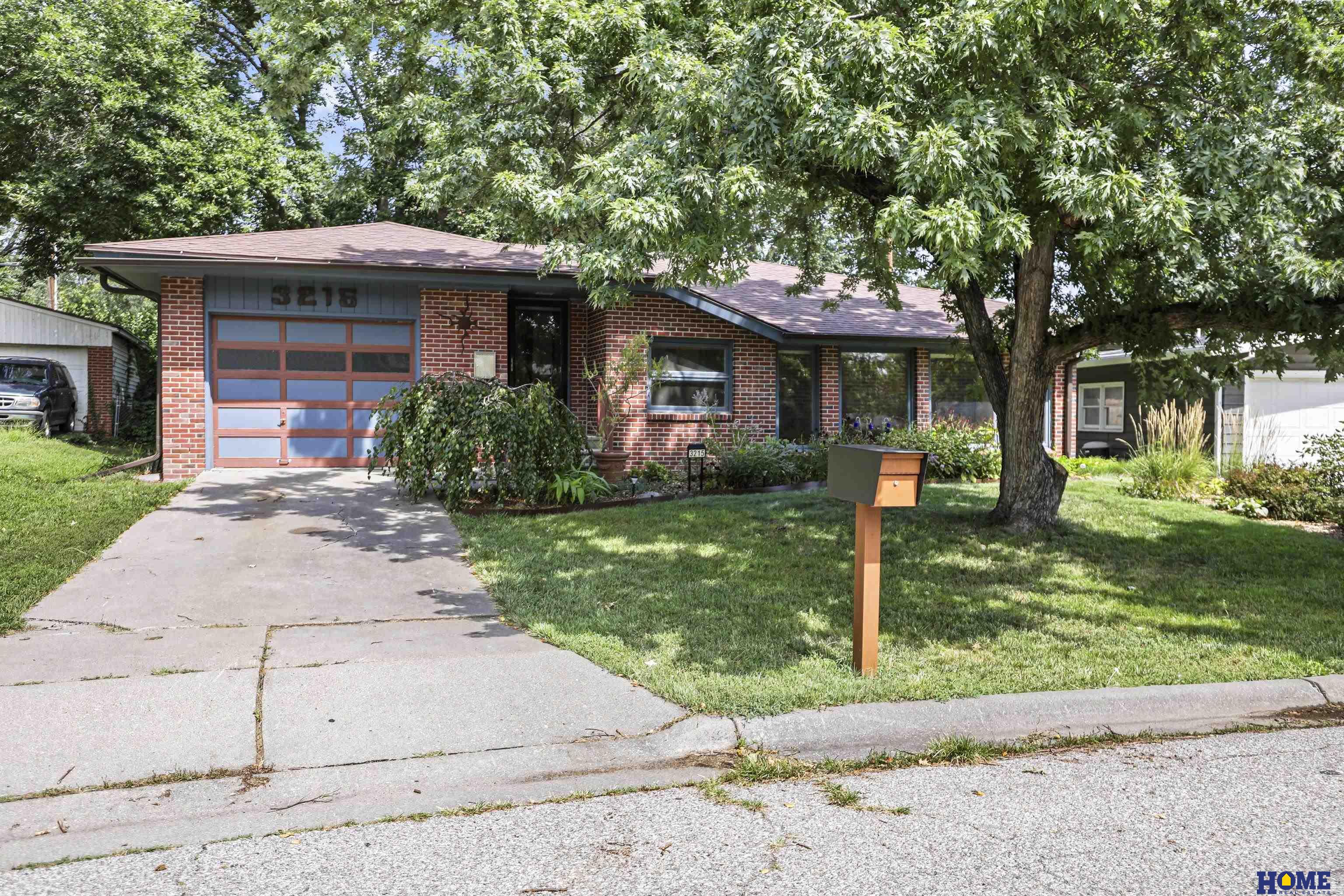 3215 Curtis Drive, Lincoln