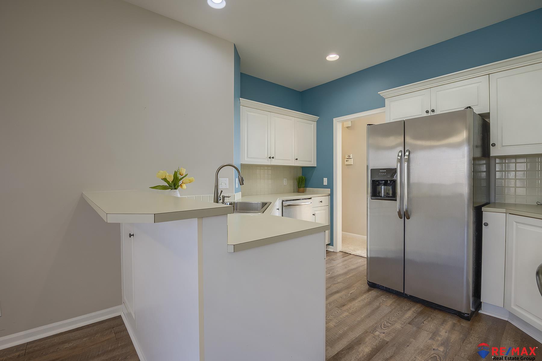 724 Villa Plaza