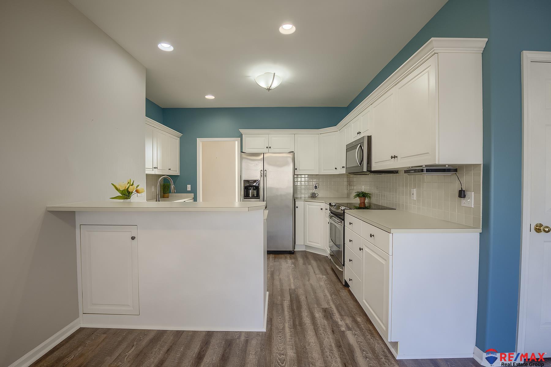 724 Villa Plaza