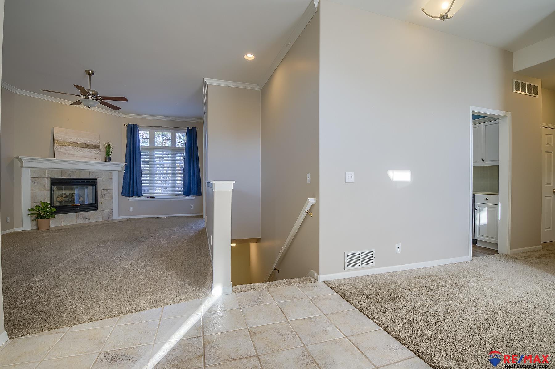 724 Villa Plaza