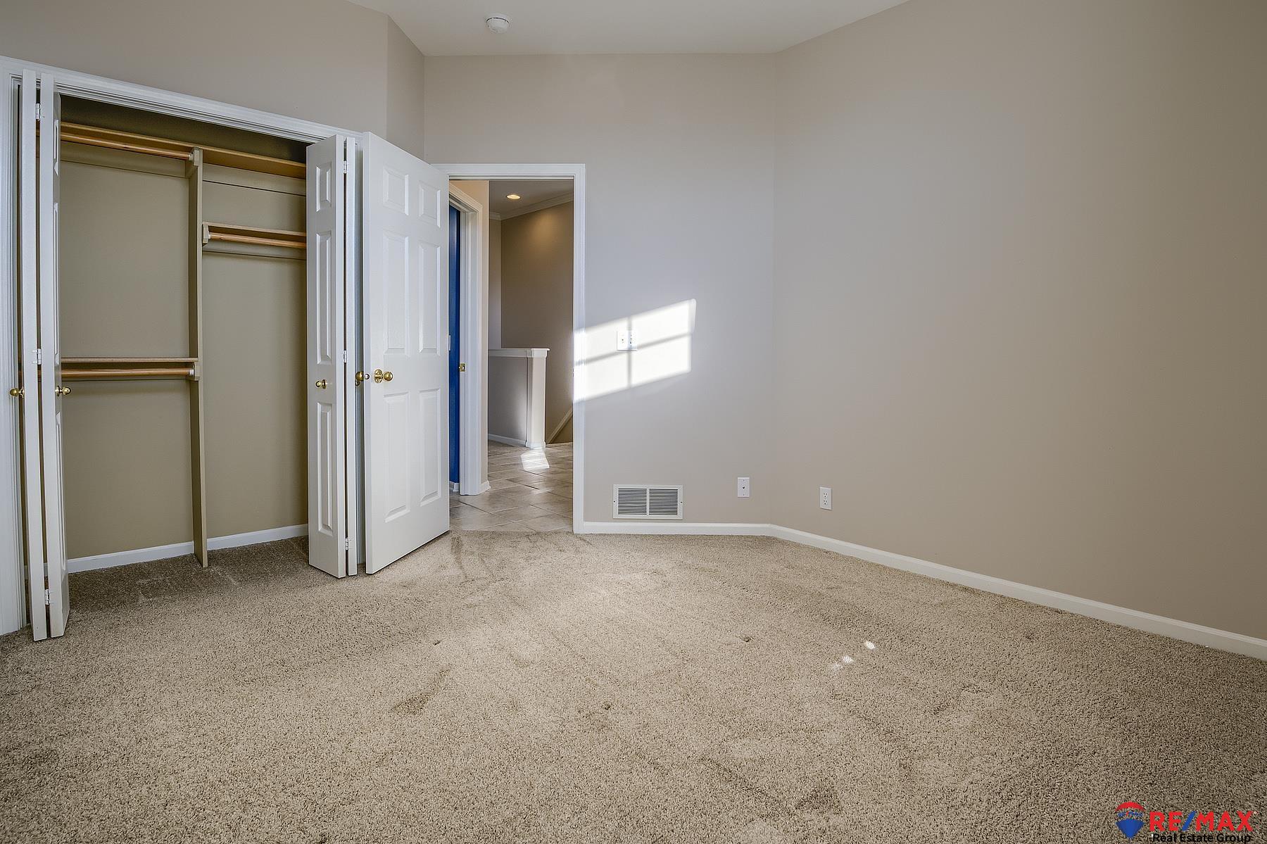 724 Villa Plaza
