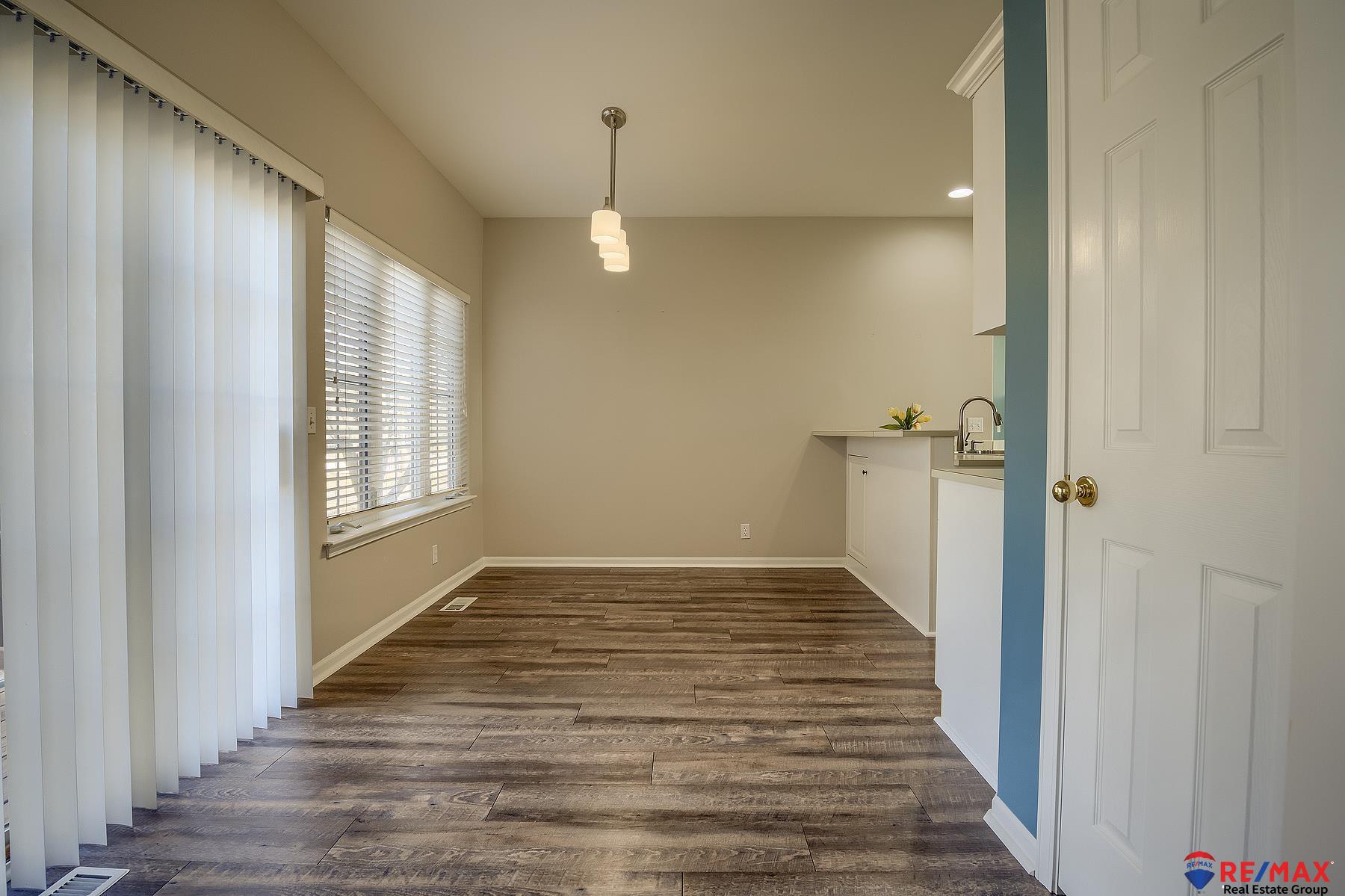 724 Villa Plaza