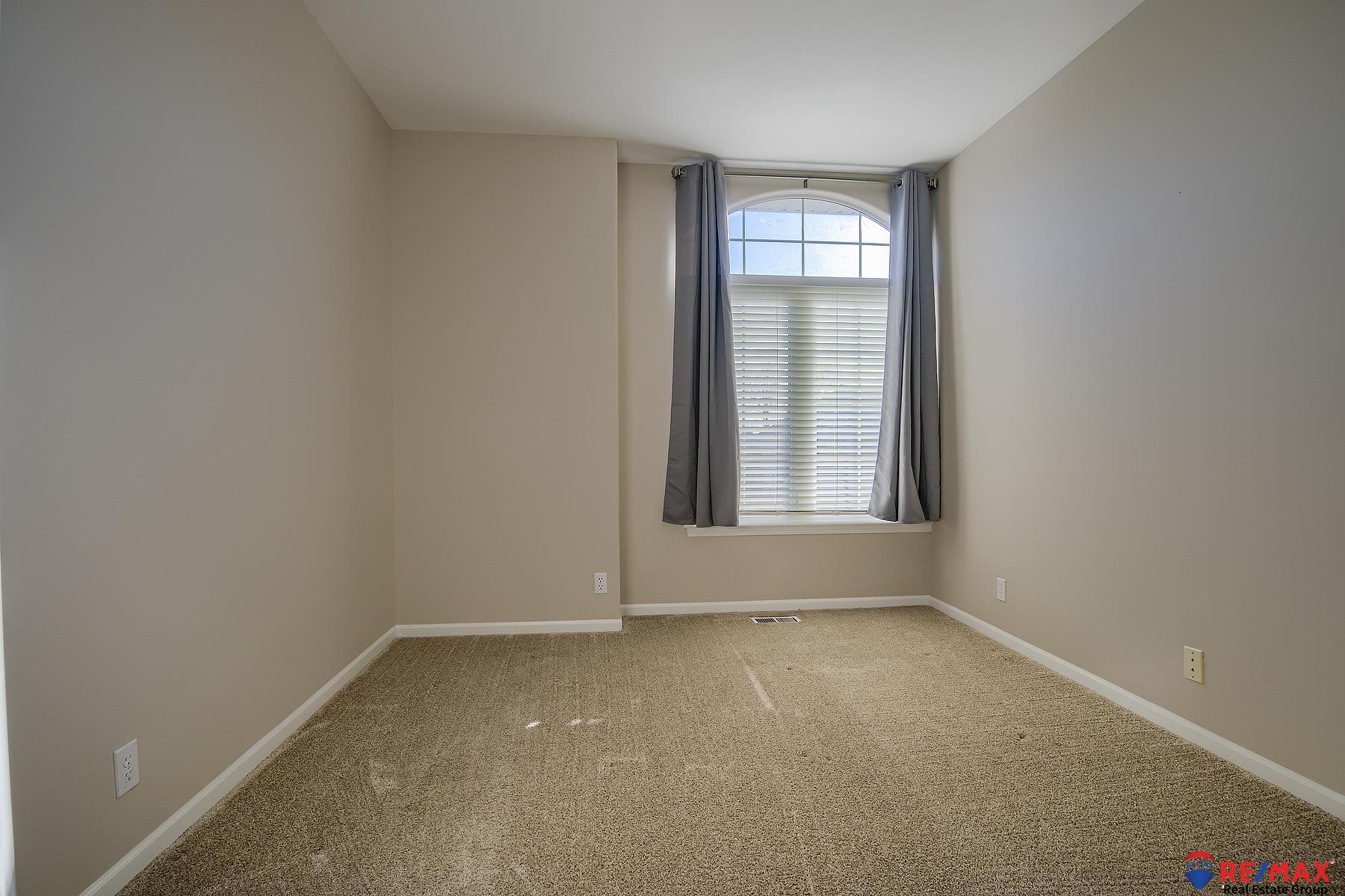724 Villa Plaza