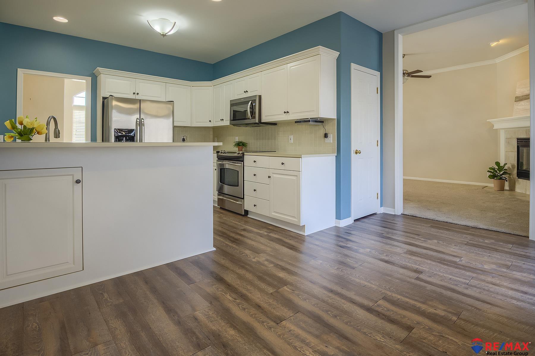 724 Villa Plaza