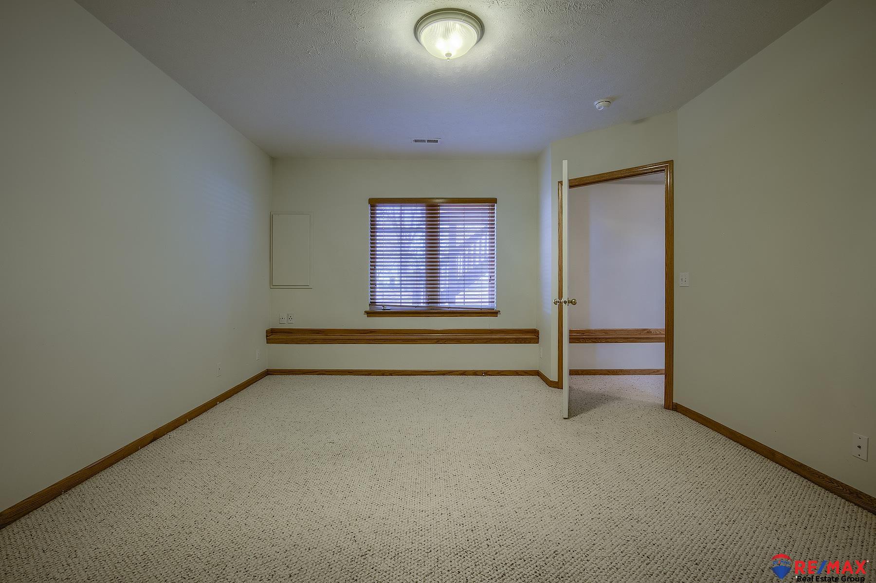 724 Villa Plaza
