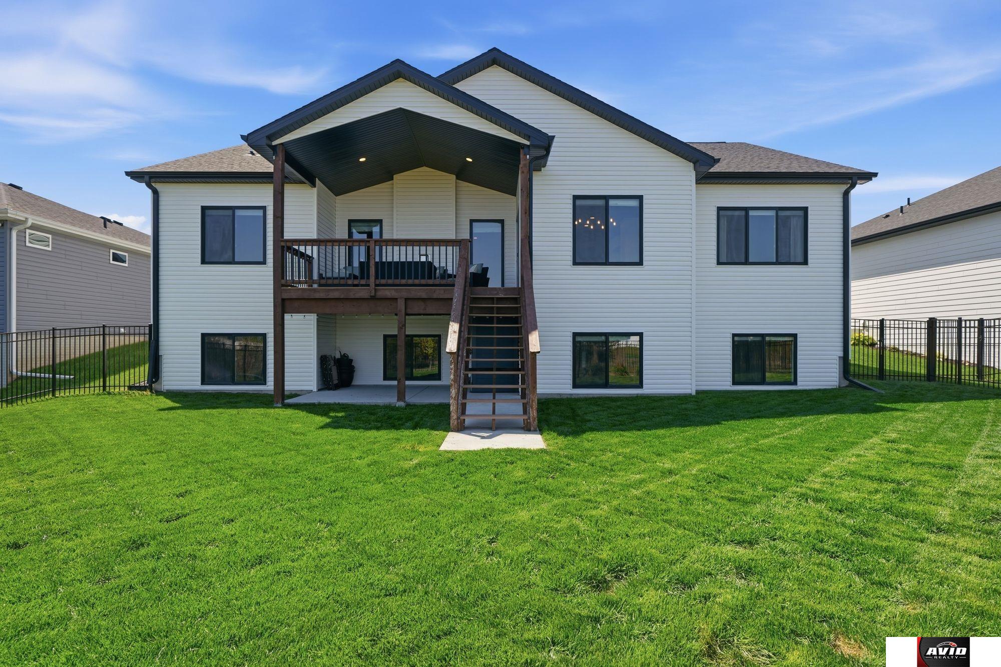 766 W Panorama Drive