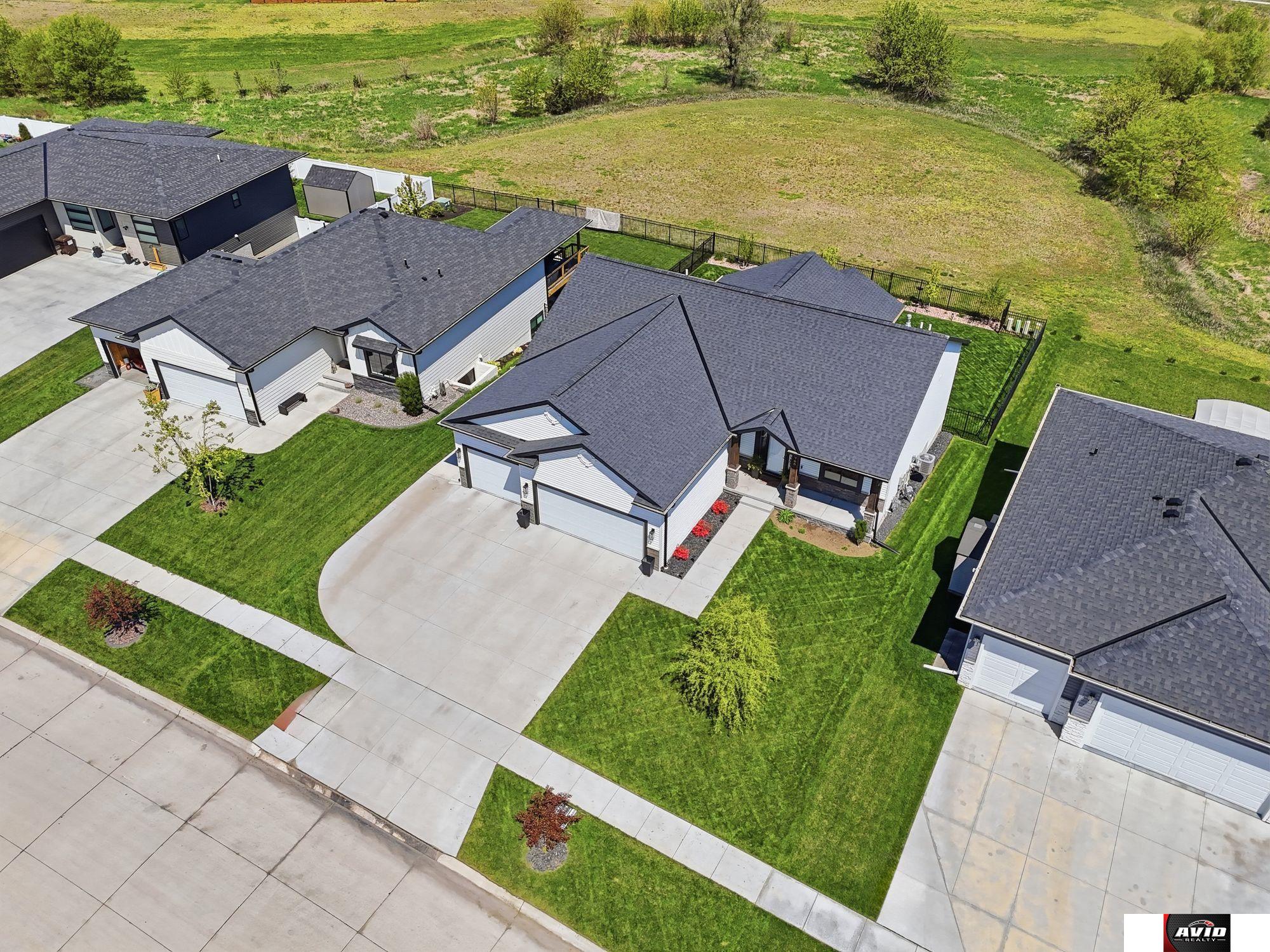 766 W Panorama Drive