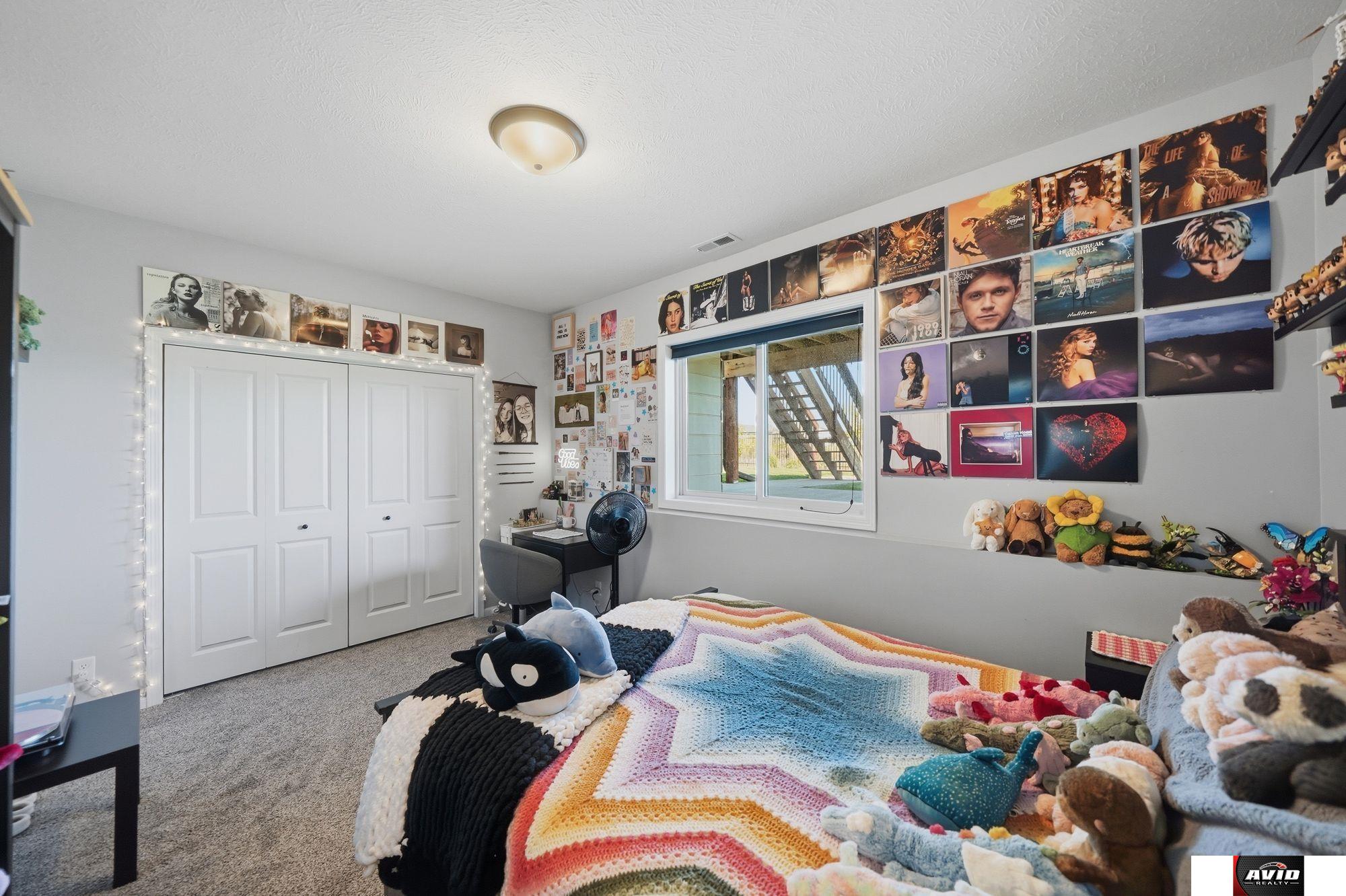 766 W Panorama Drive