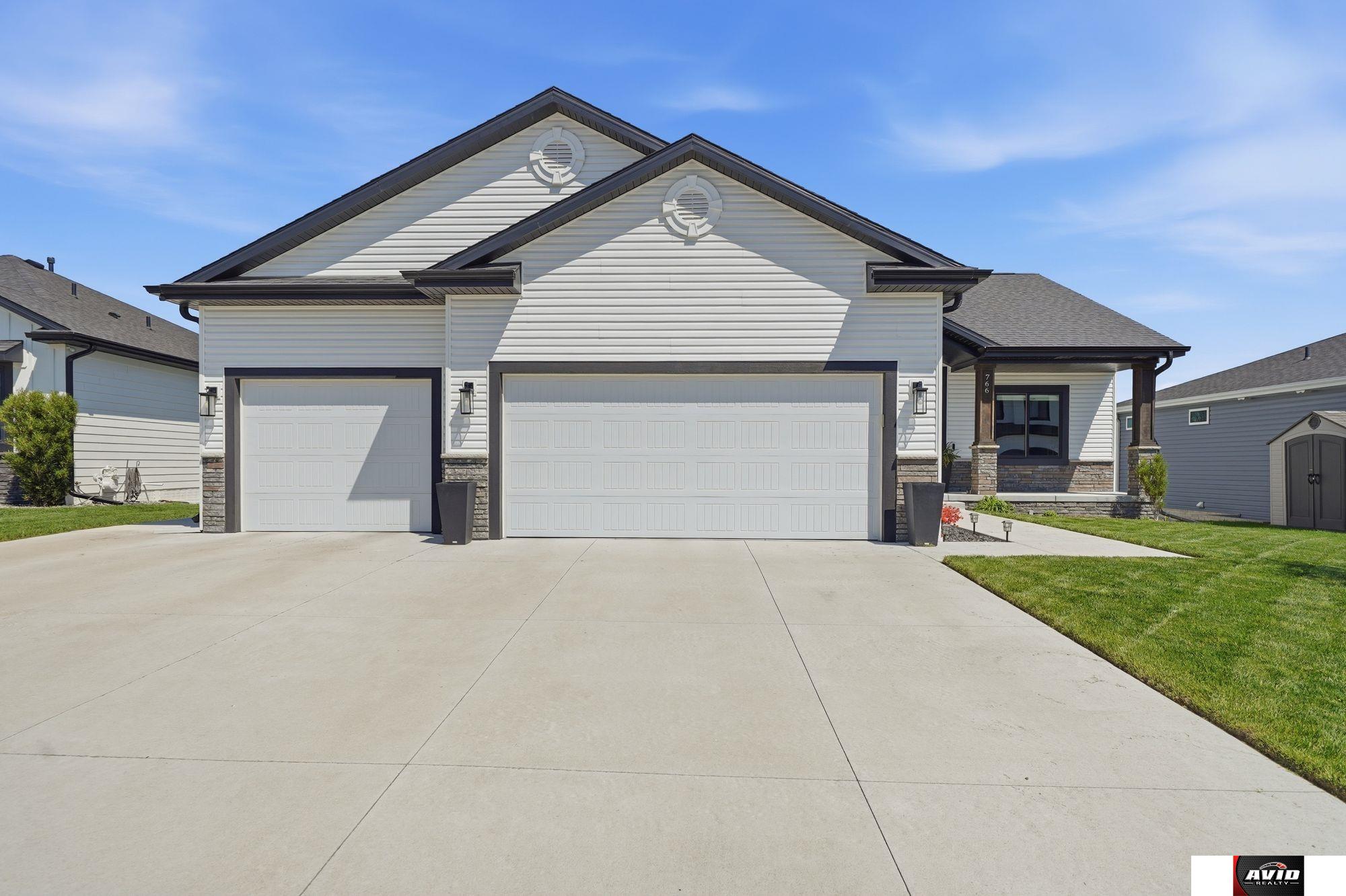 766 W Panorama Drive