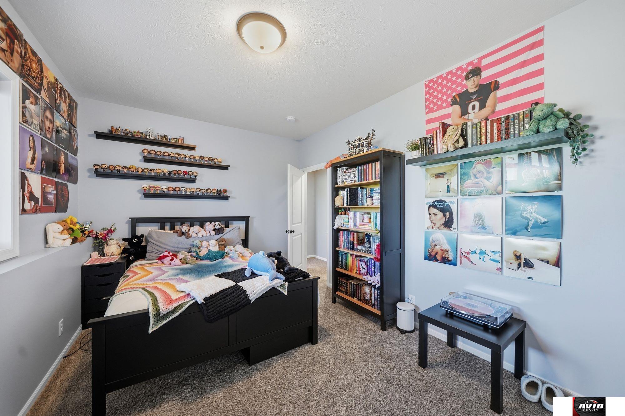 766 W Panorama Drive