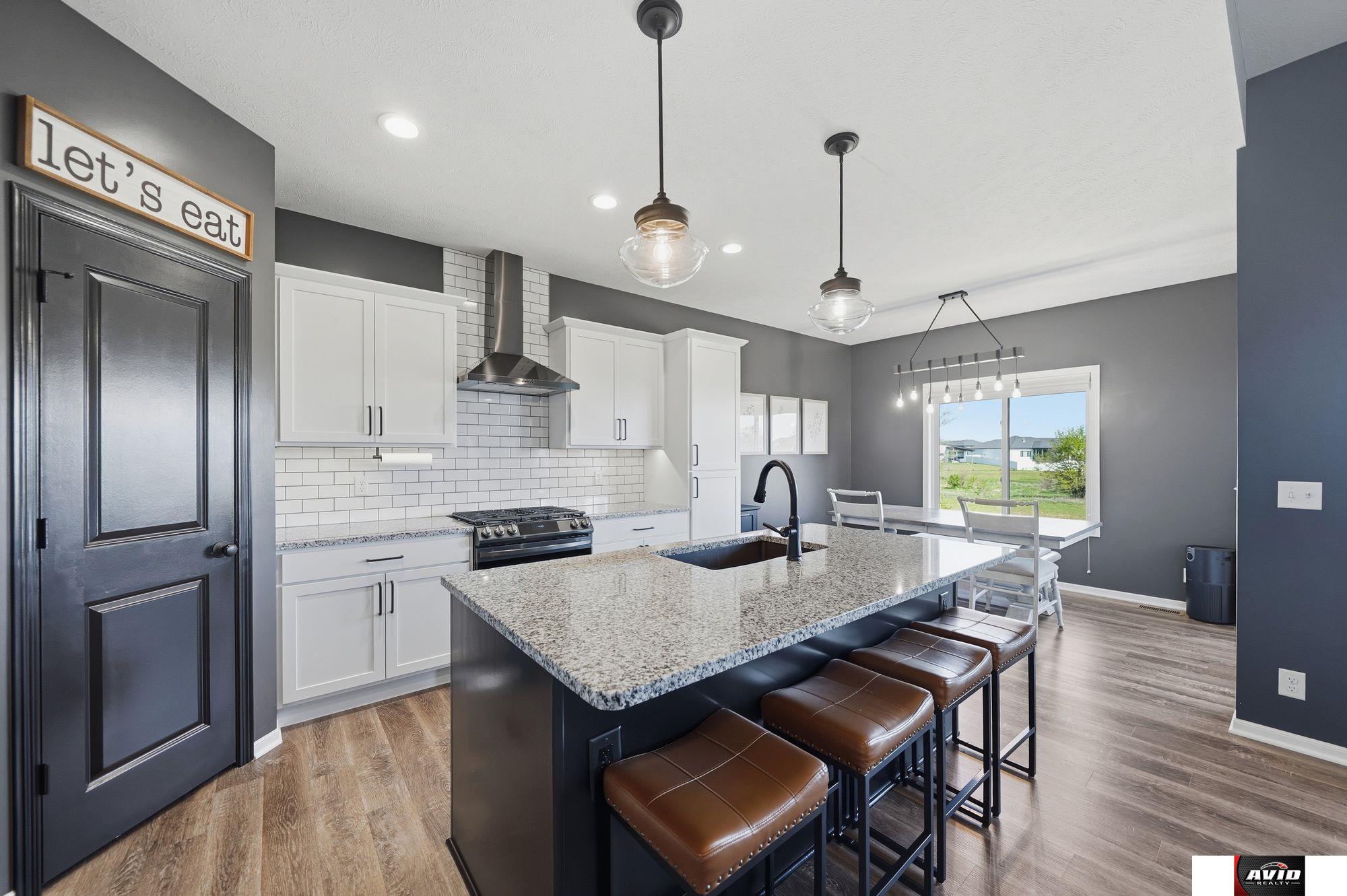 766 W Panorama Drive