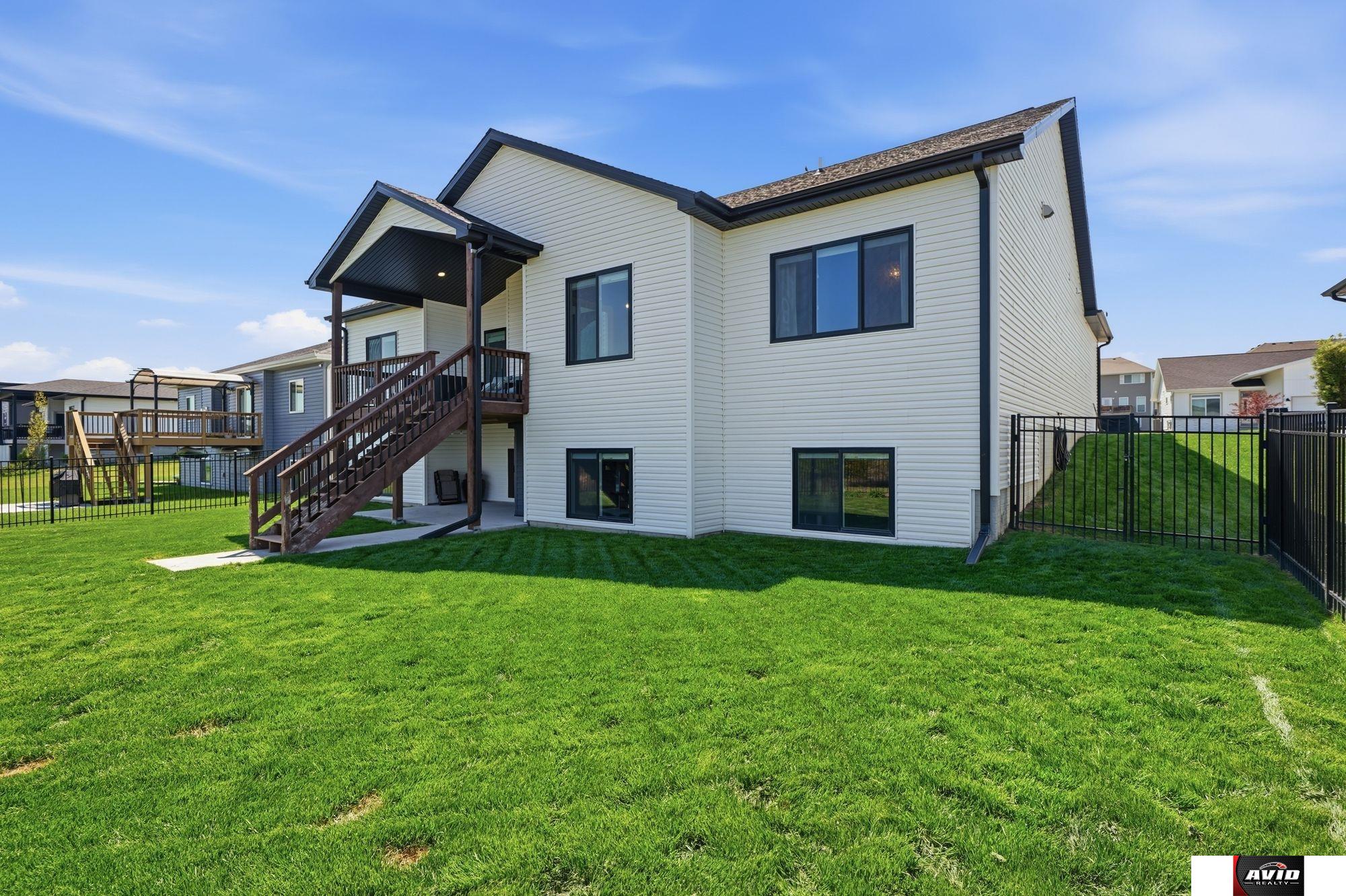 766 W Panorama Drive