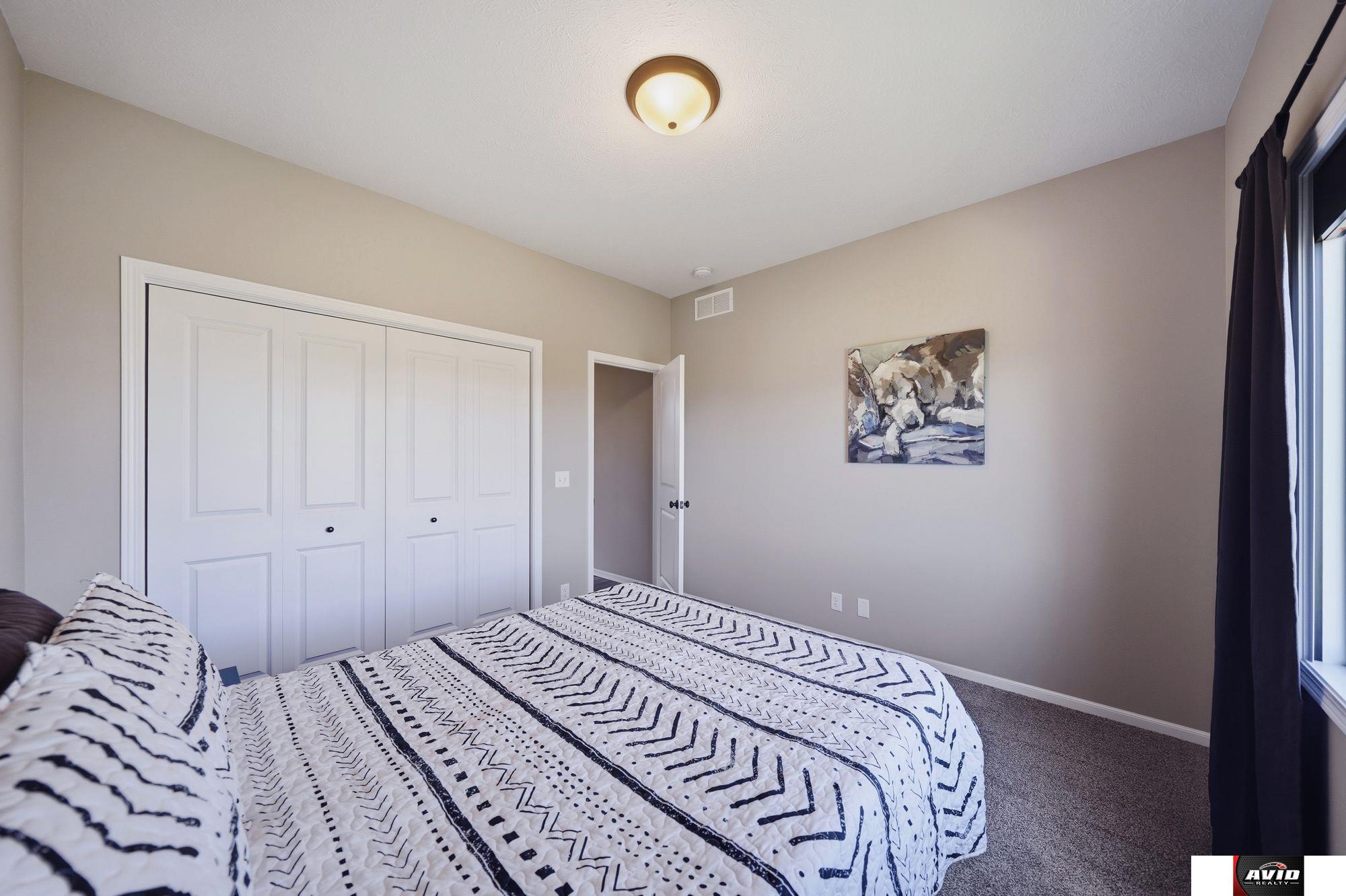 766 W Panorama Drive