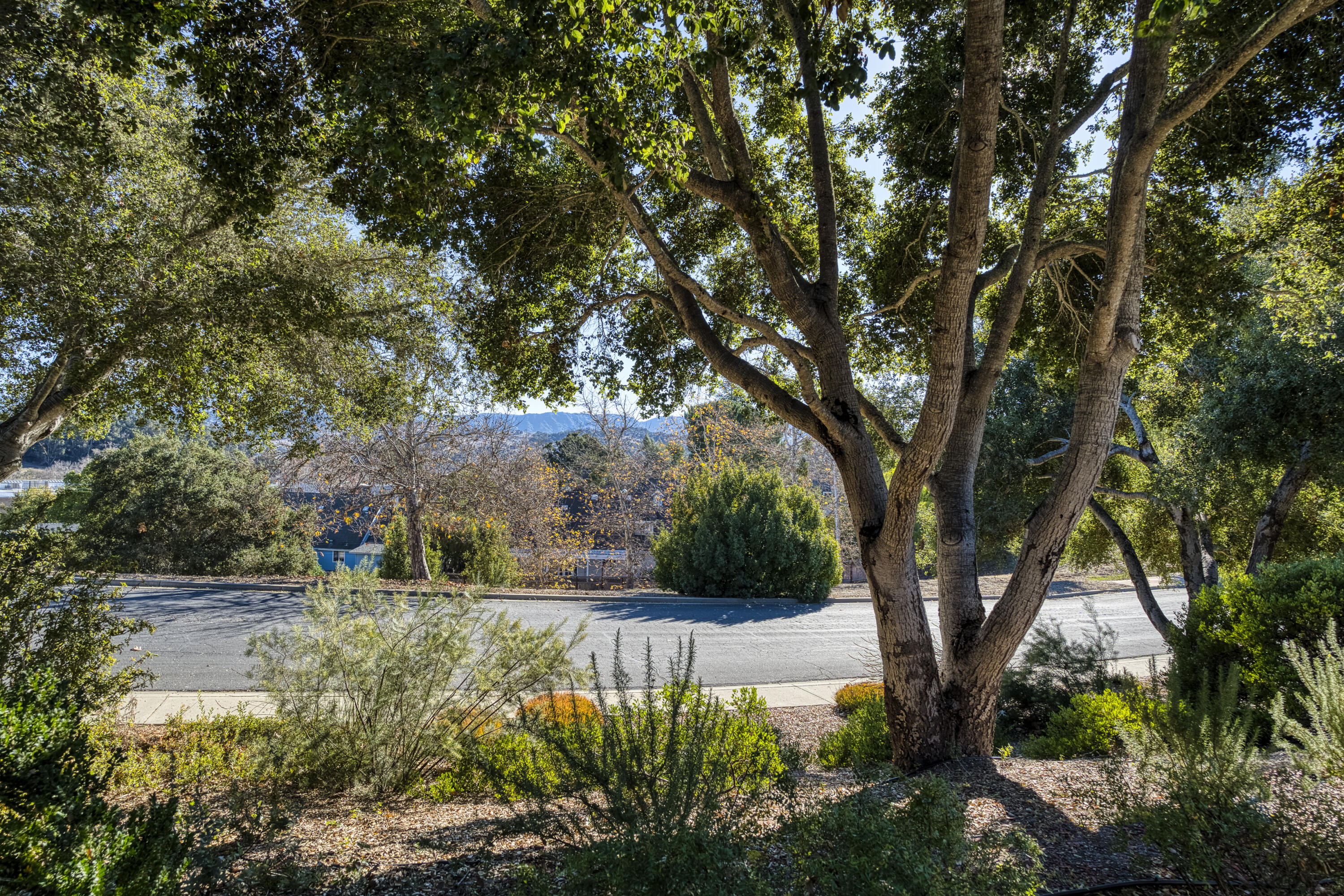 606 Aqueduct Way