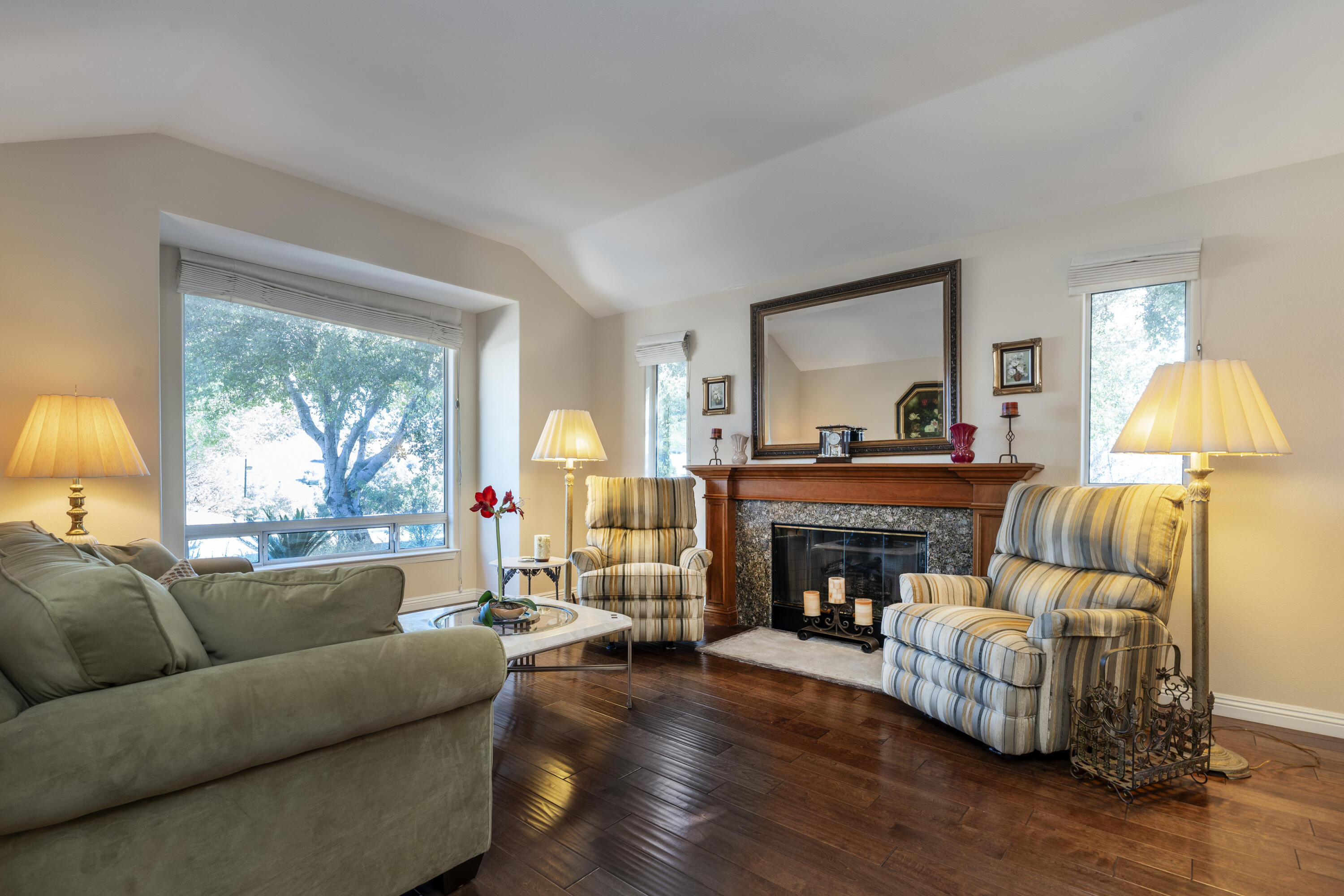 606 Aqueduct Way