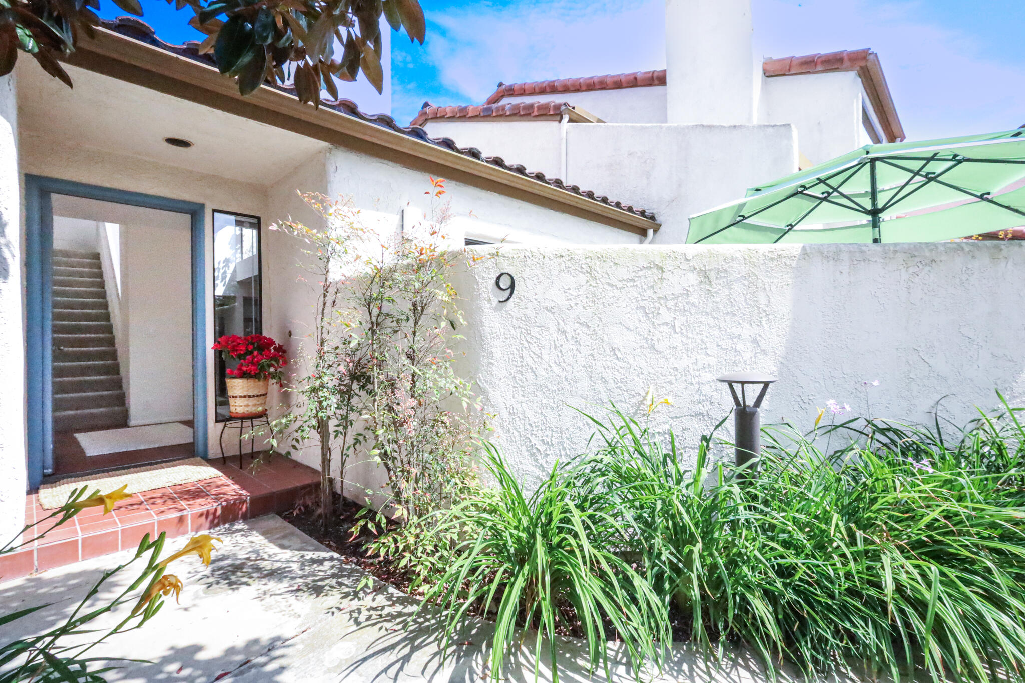2051 Cliff Drive, 9