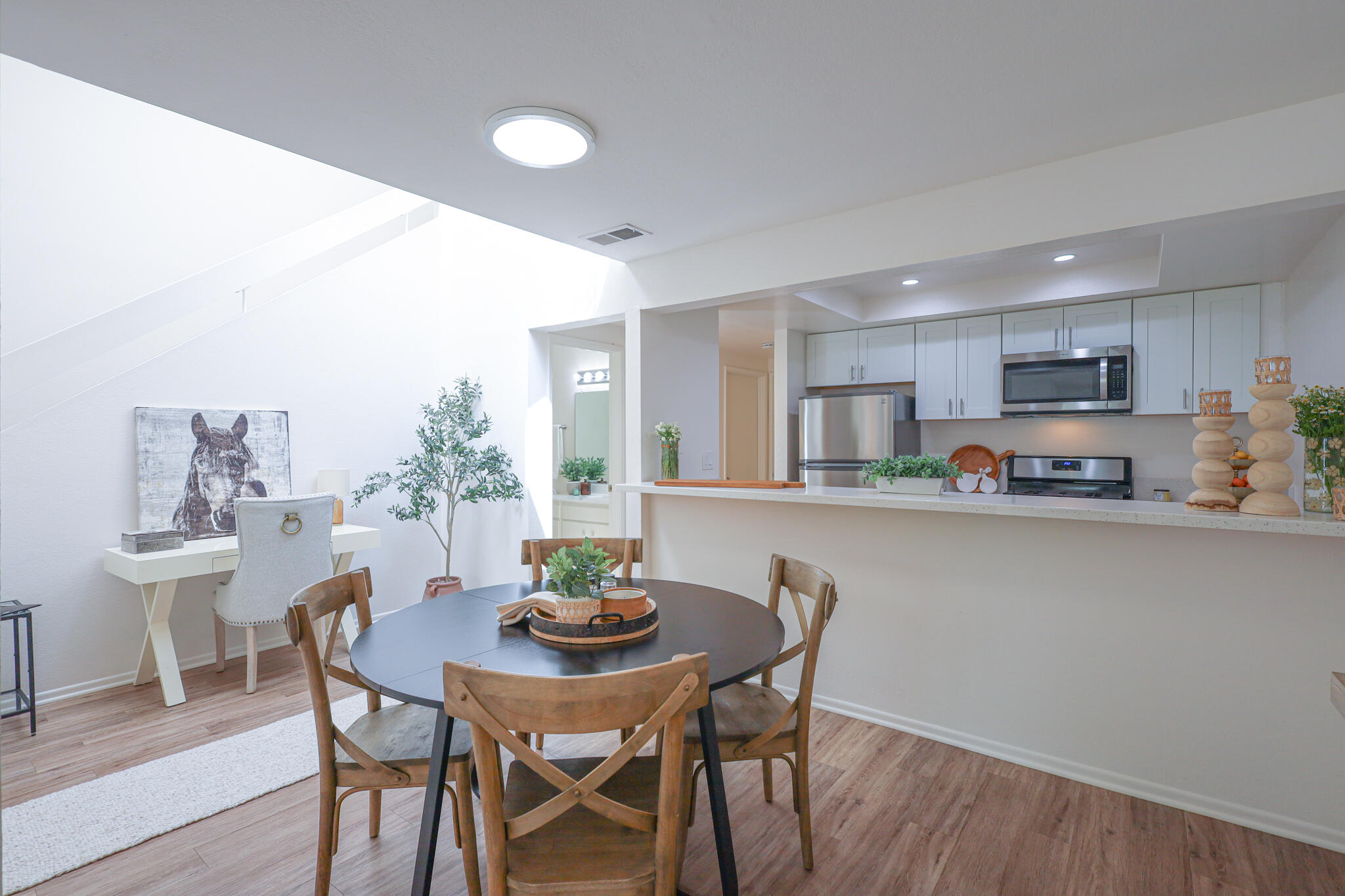 2051 Cliff Drive, 9