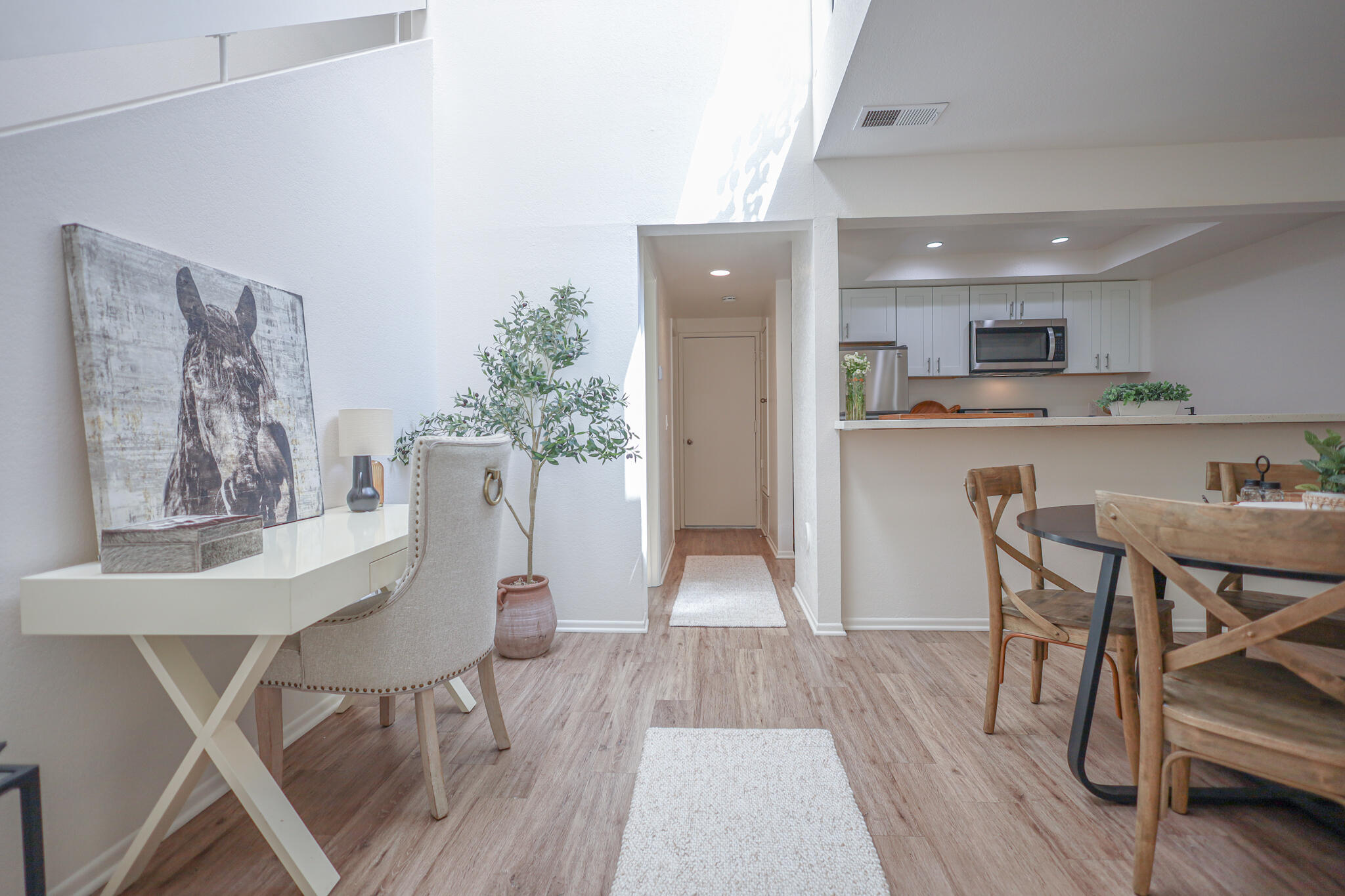 2051 Cliff Drive, 9