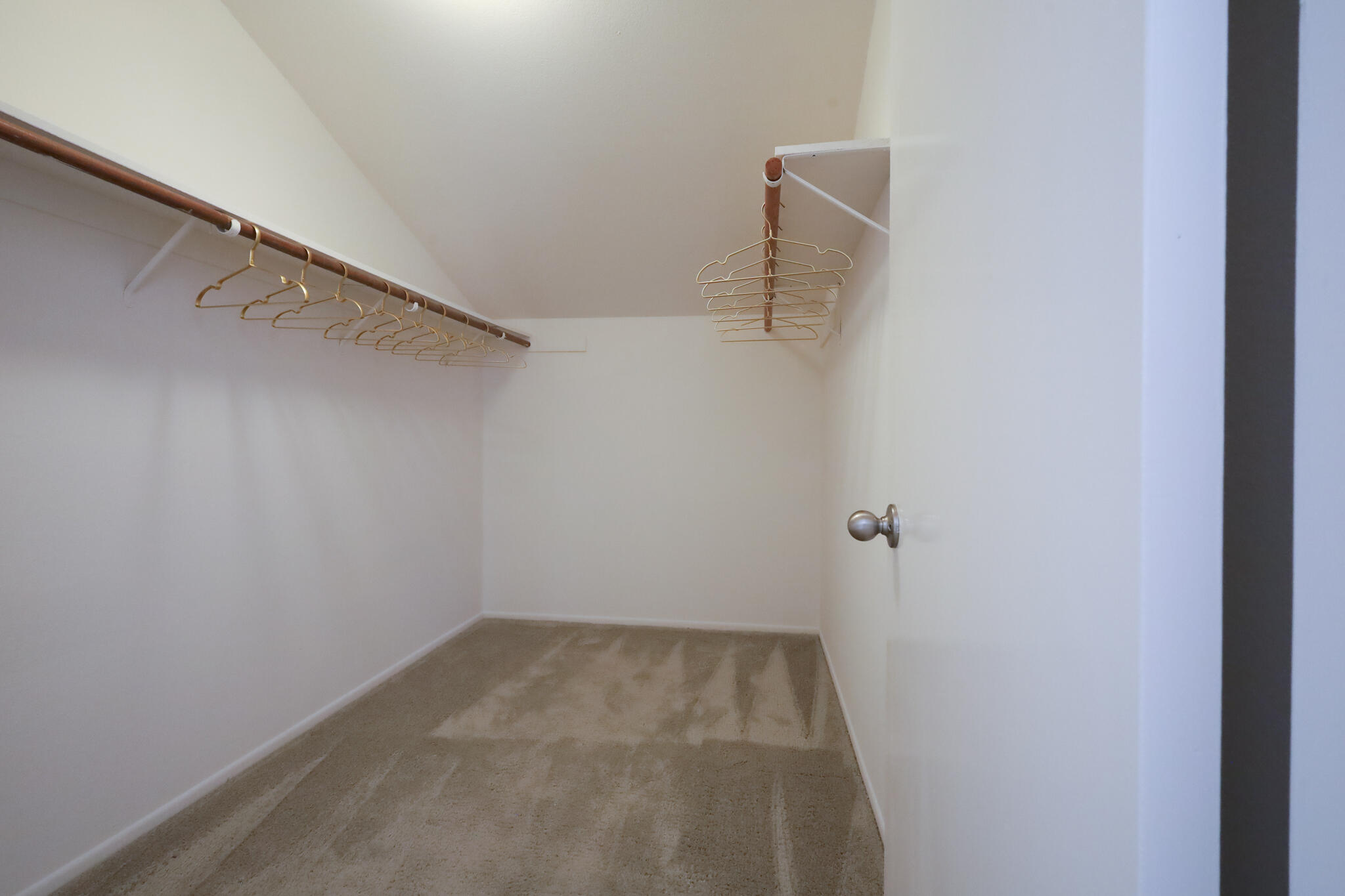 2051 Cliff Drive, 9
