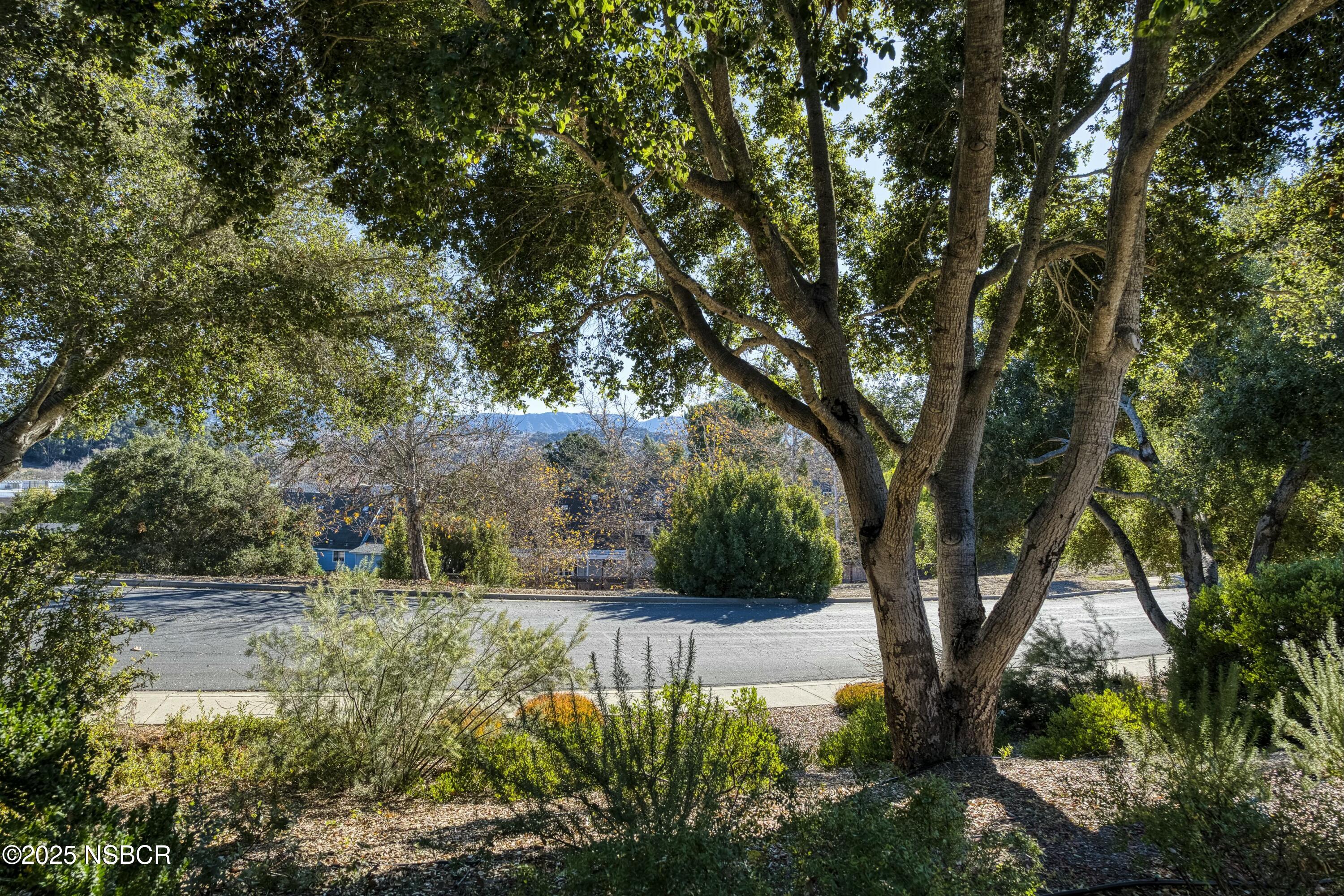 606 Aqueduct Way