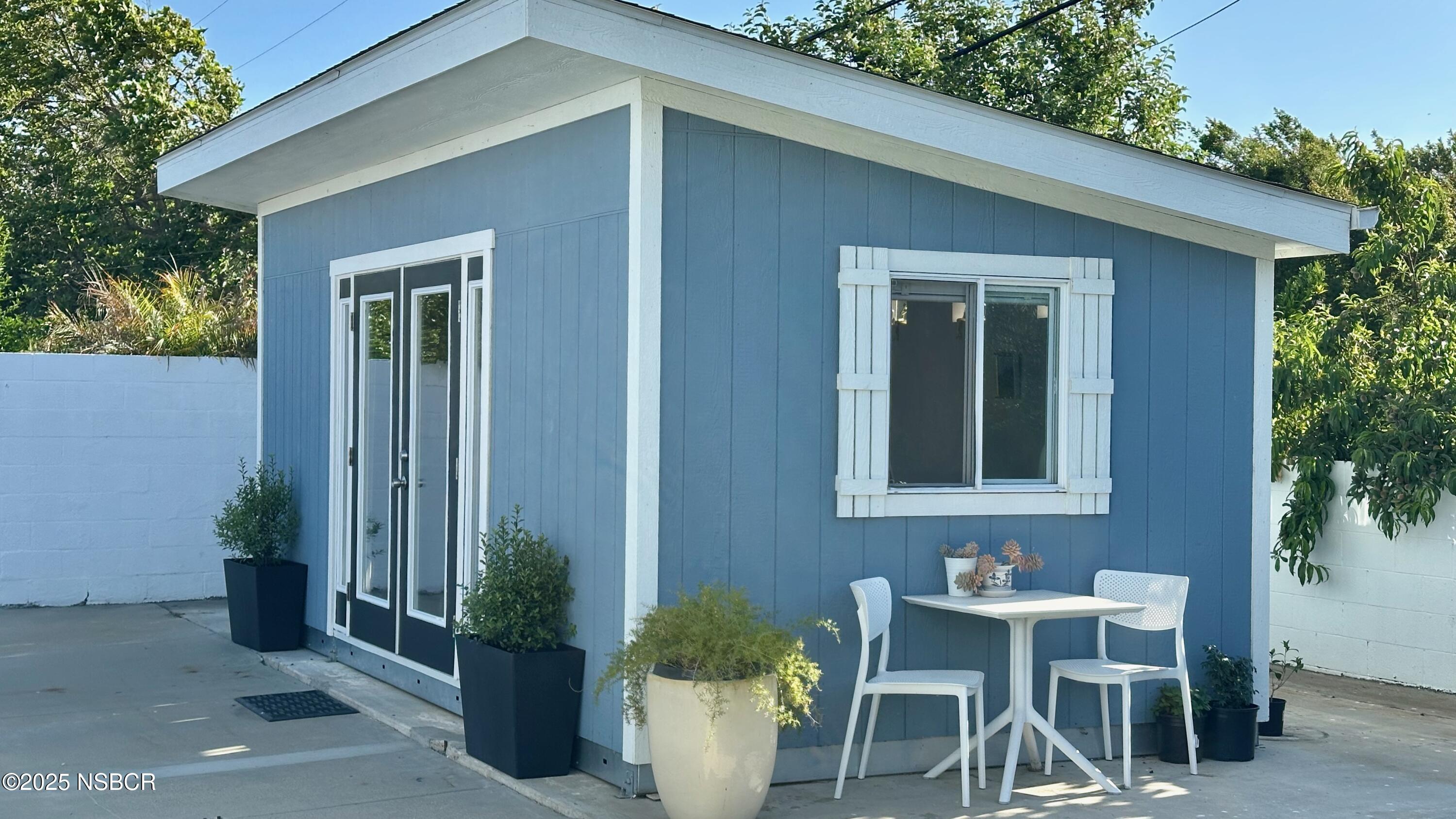 433 Dania Avenue