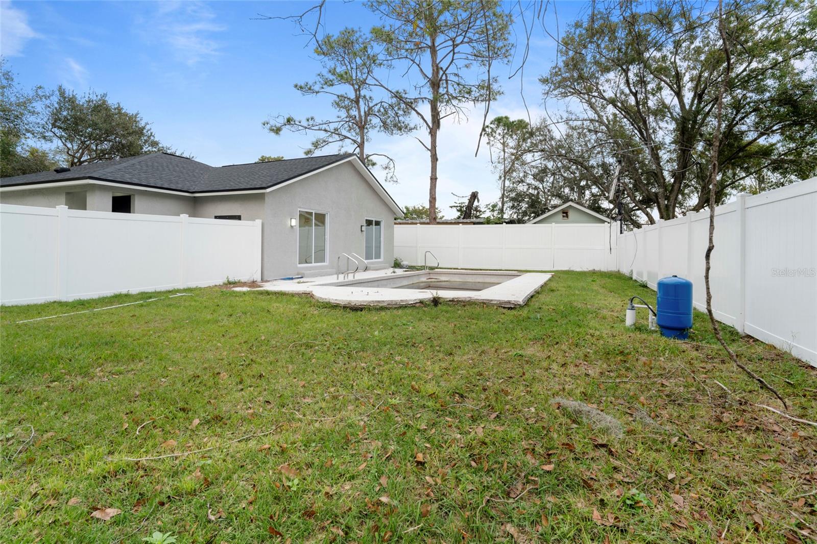 4803 VICTORIA AVENUE