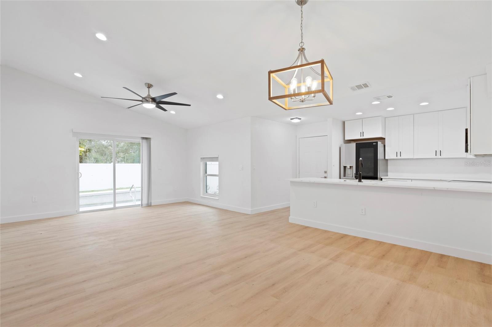 4803 VICTORIA AVENUE