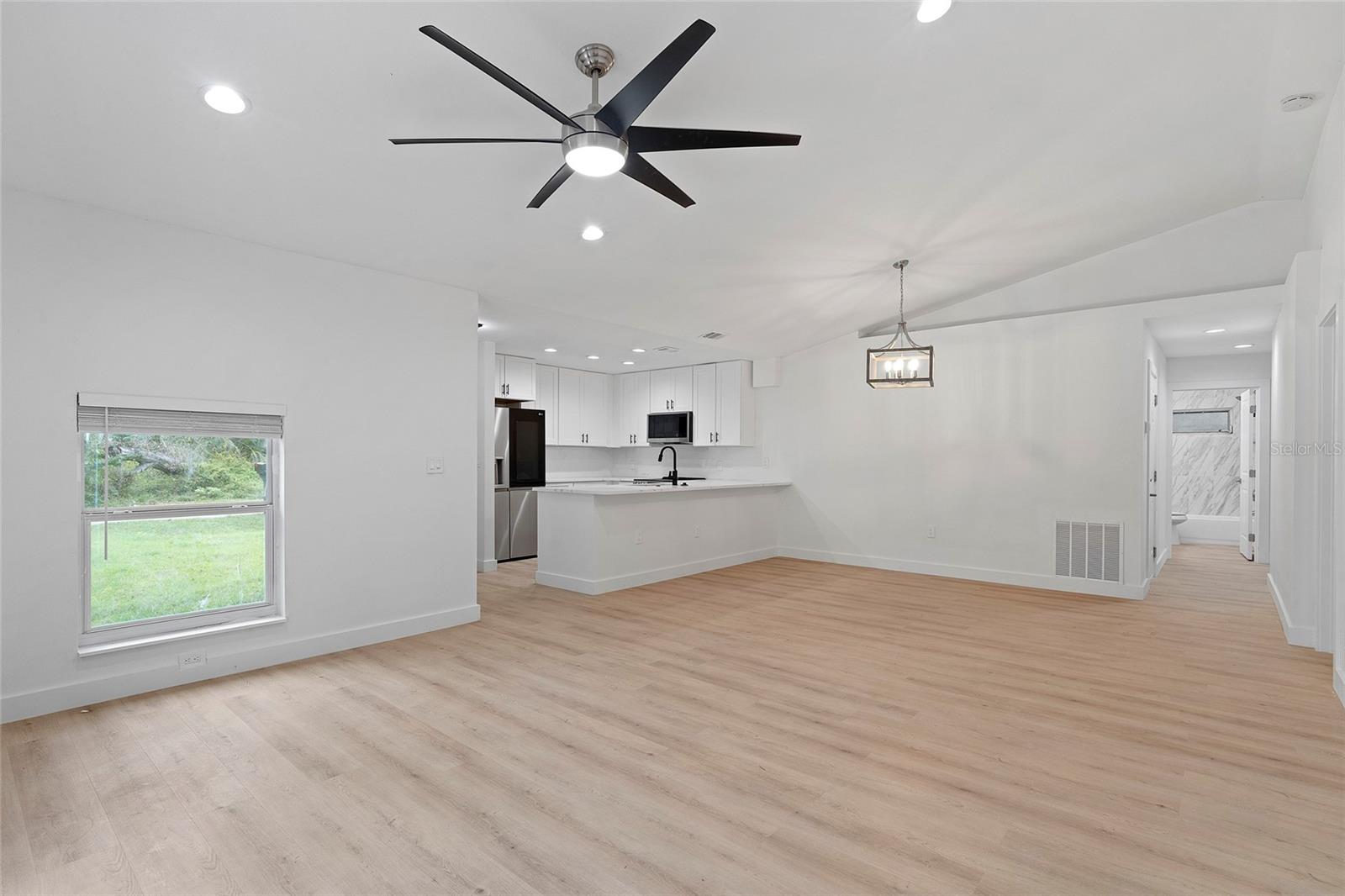 4803 VICTORIA AVENUE