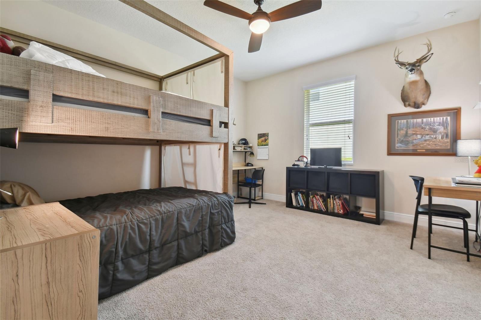 9827 CABERNET AVE