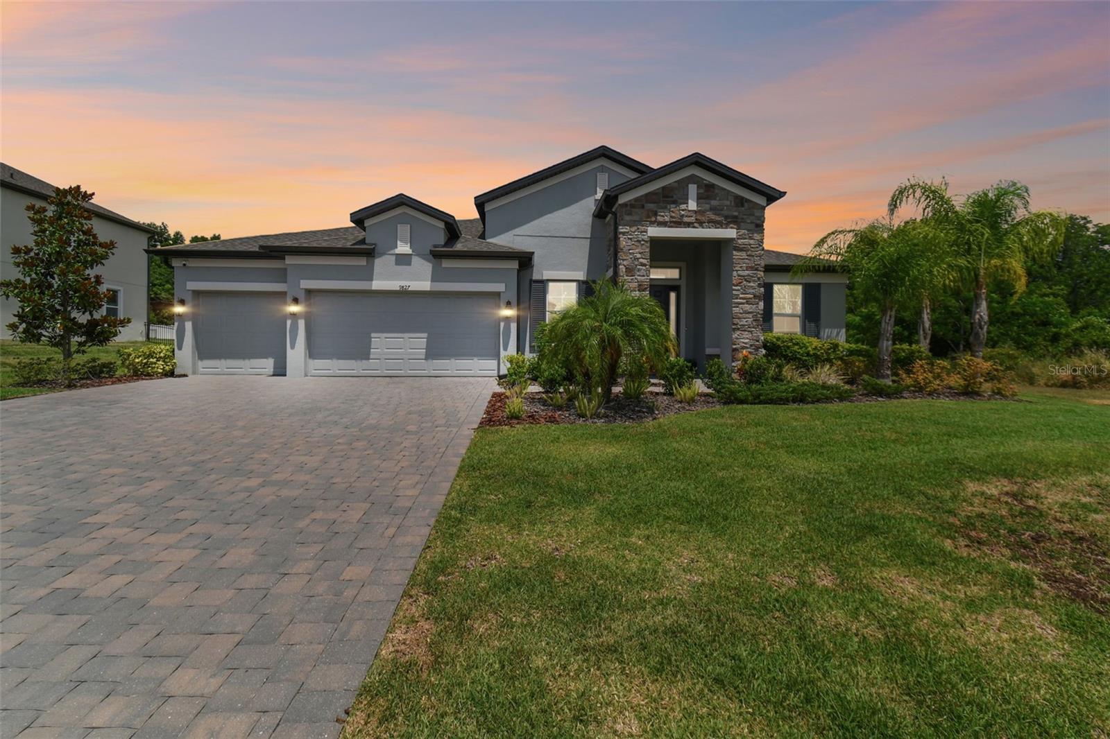 9827 CABERNET AVE