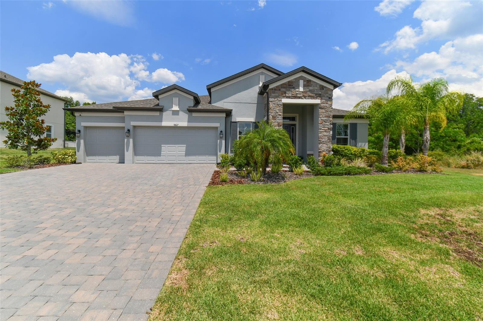 9827 CABERNET AVE