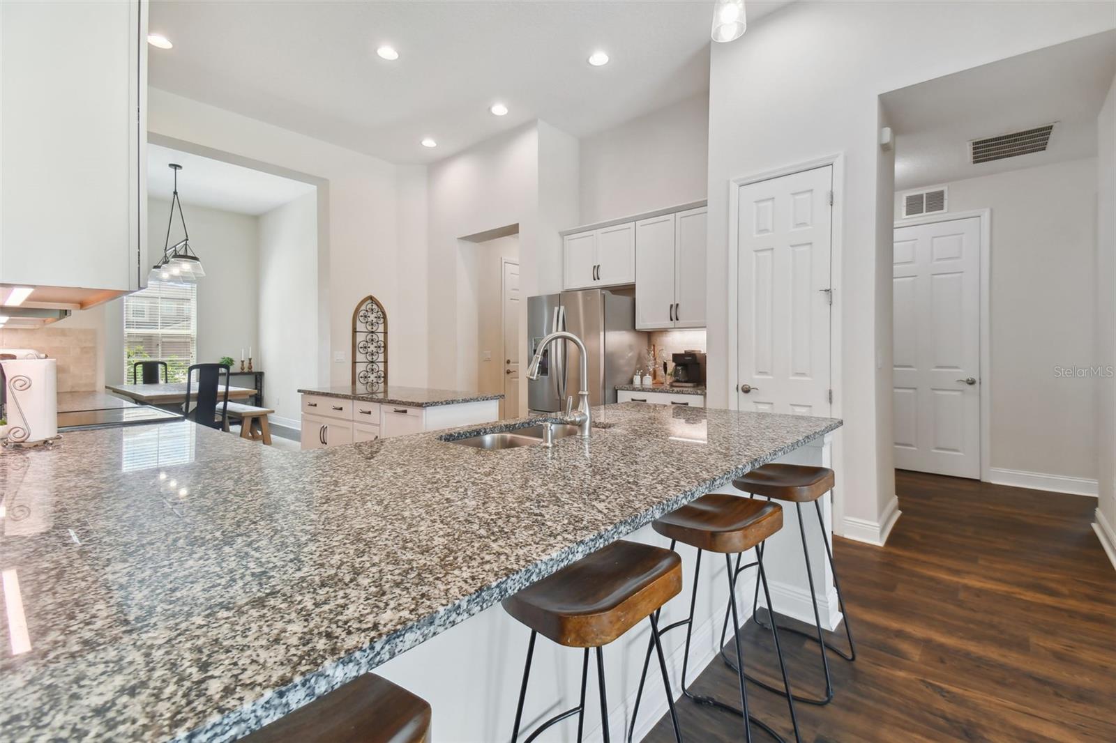 9827 CABERNET AVE