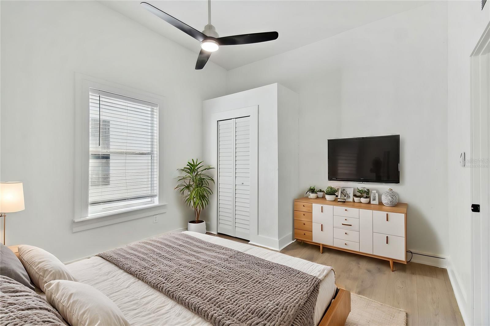 1106 W LA SALLE ST