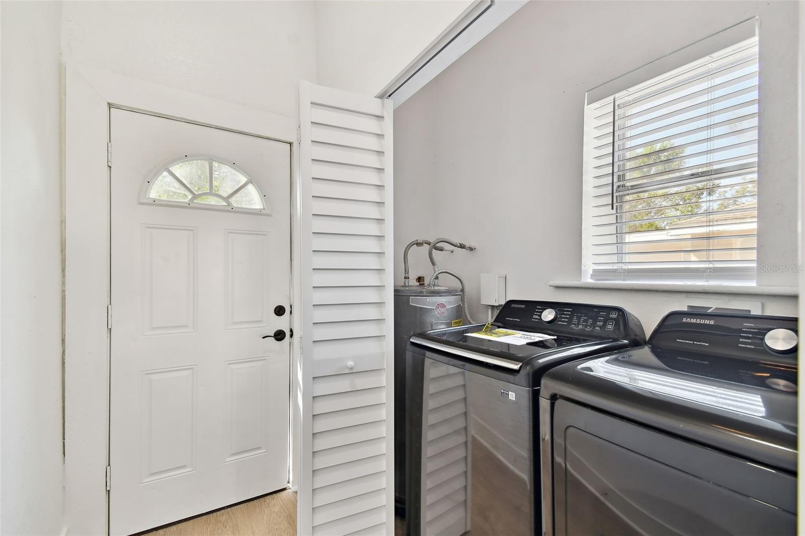 1106 W LA SALLE ST