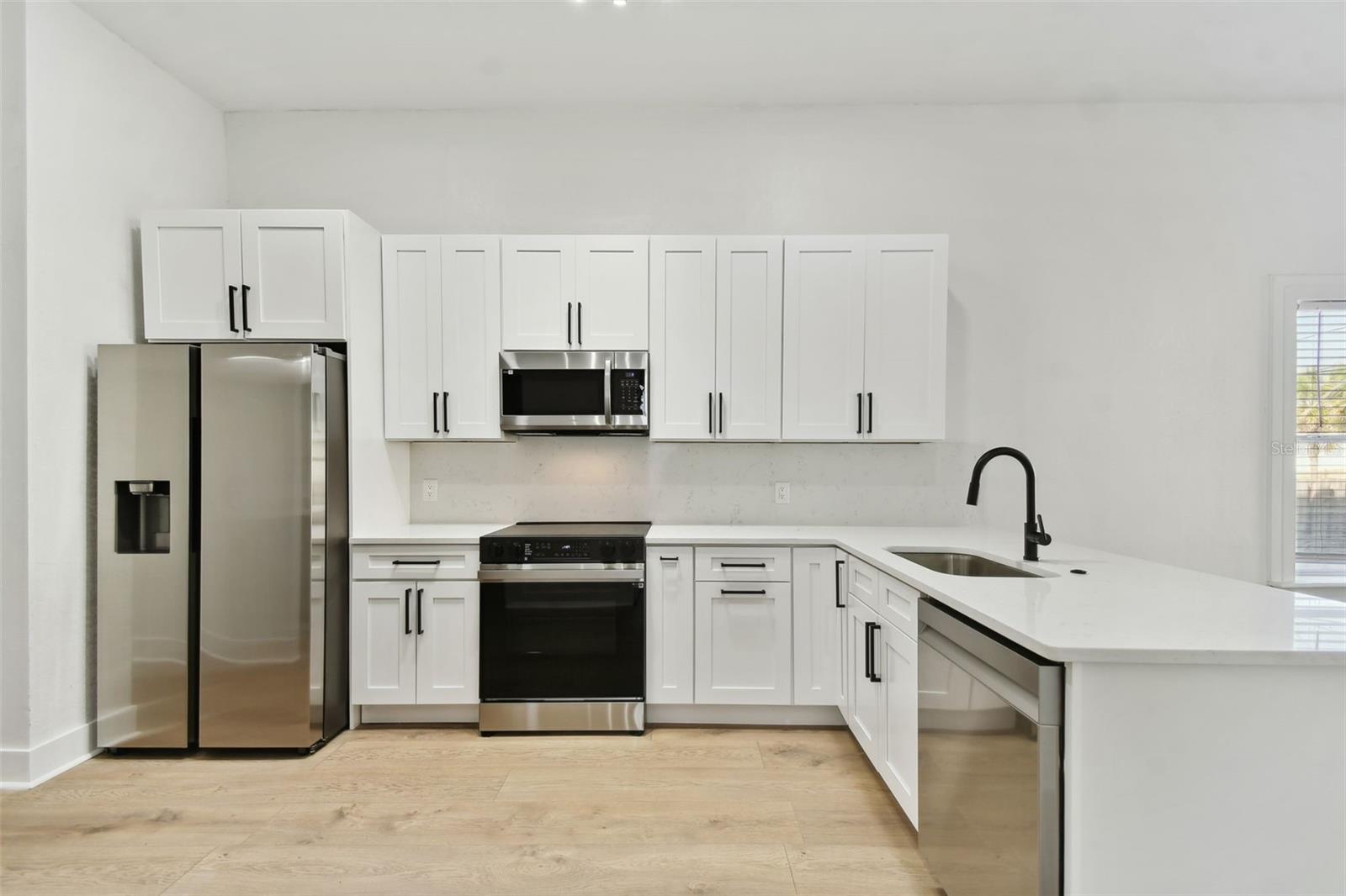 1106 W LA SALLE ST