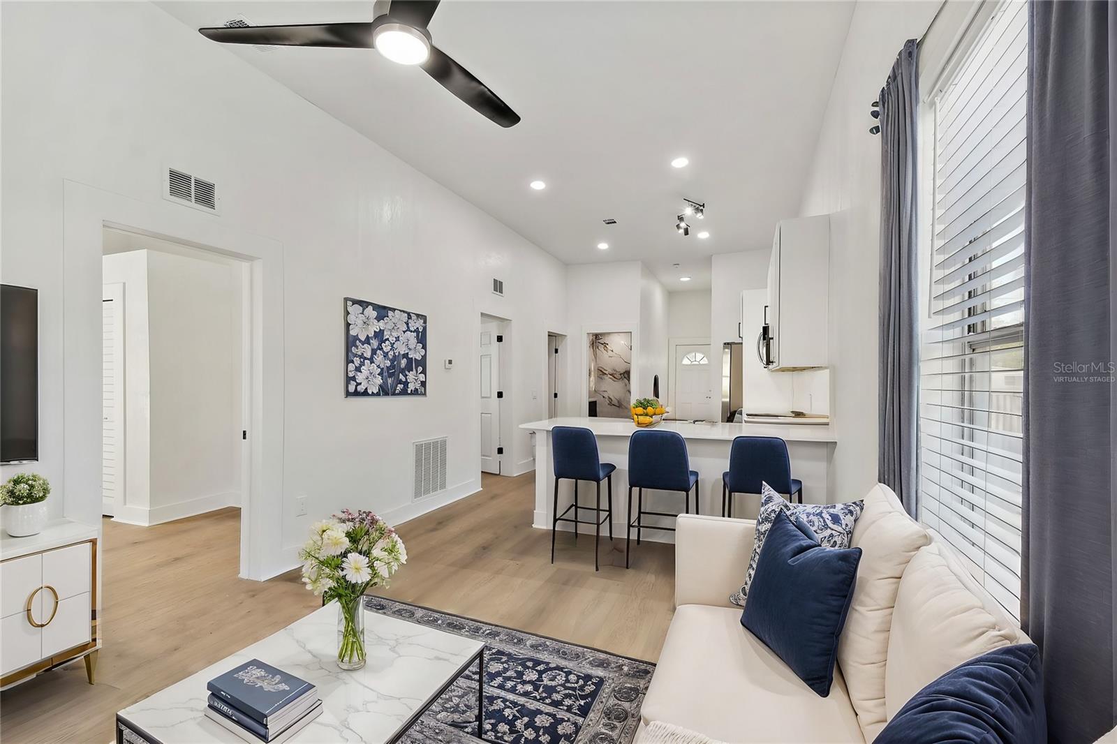 1106 W LA SALLE ST
