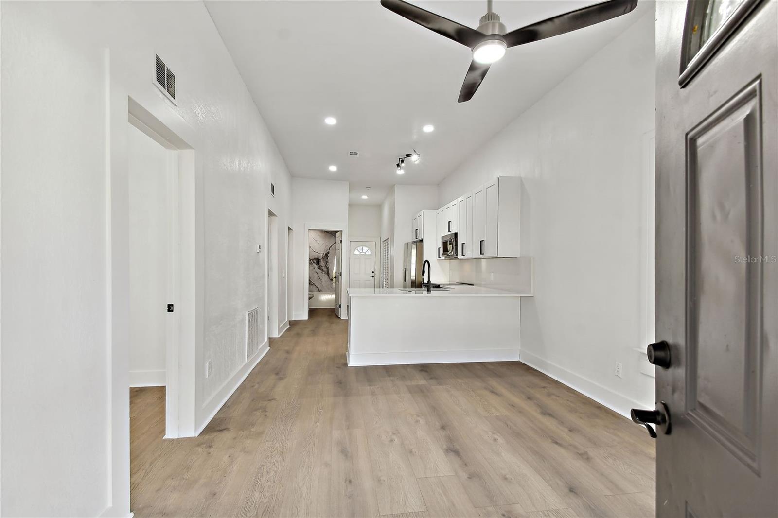 1106 W LA SALLE ST