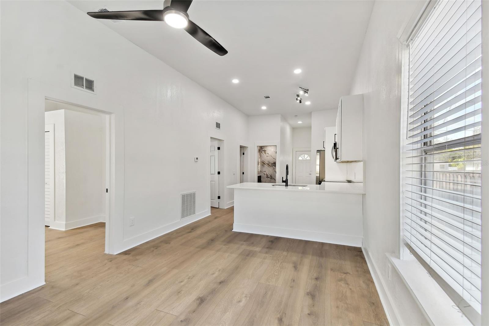 1106 W LA SALLE ST
