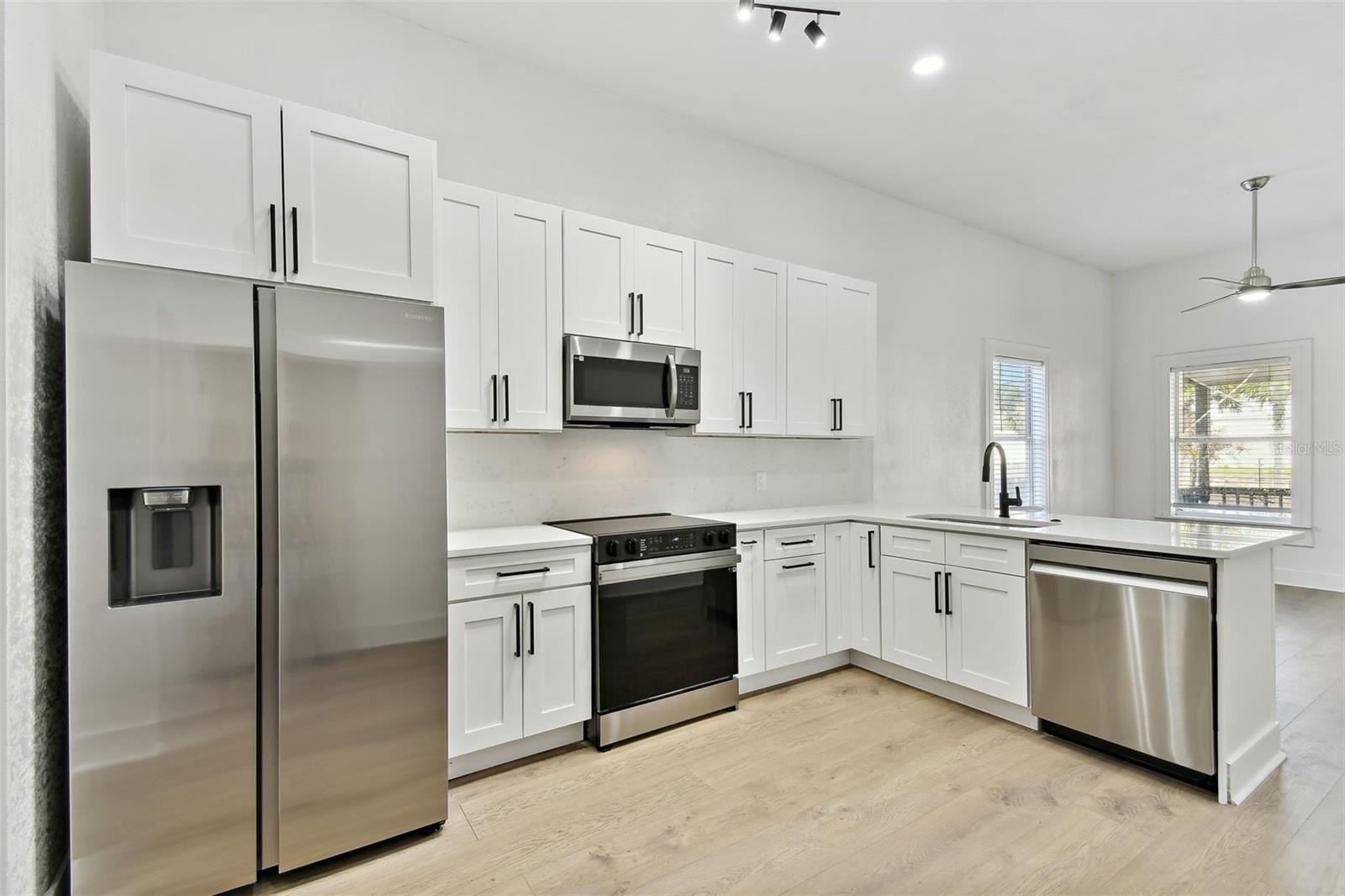 1106 W LA SALLE ST