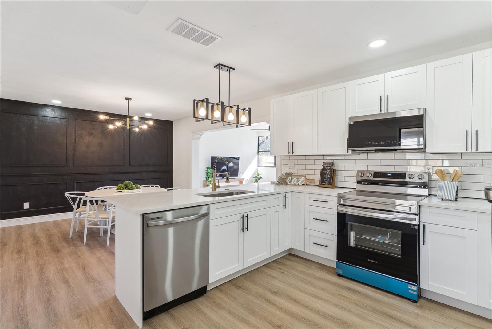 205 MISSION HILLS AVE