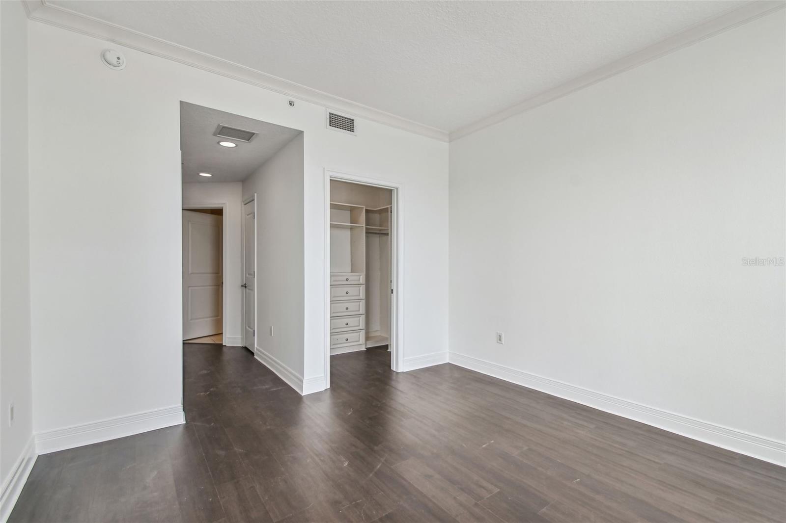 1209 E CUMBERLAND AVE #2406