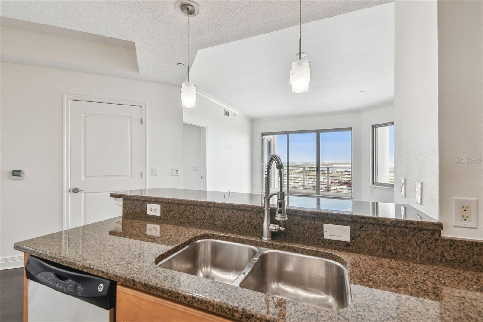 1209 E CUMBERLAND AVE #2406