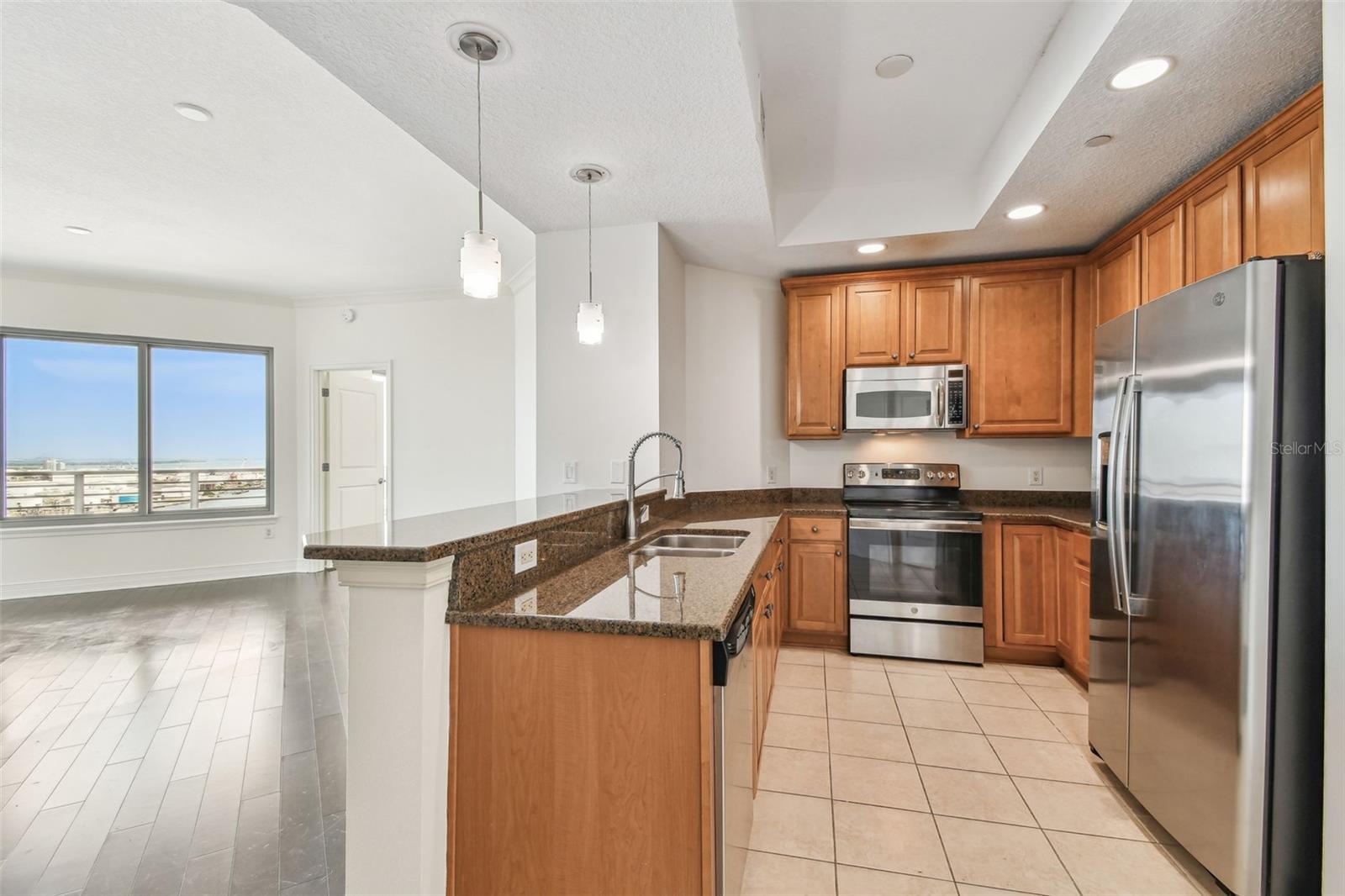 1209 E CUMBERLAND AVE #2406