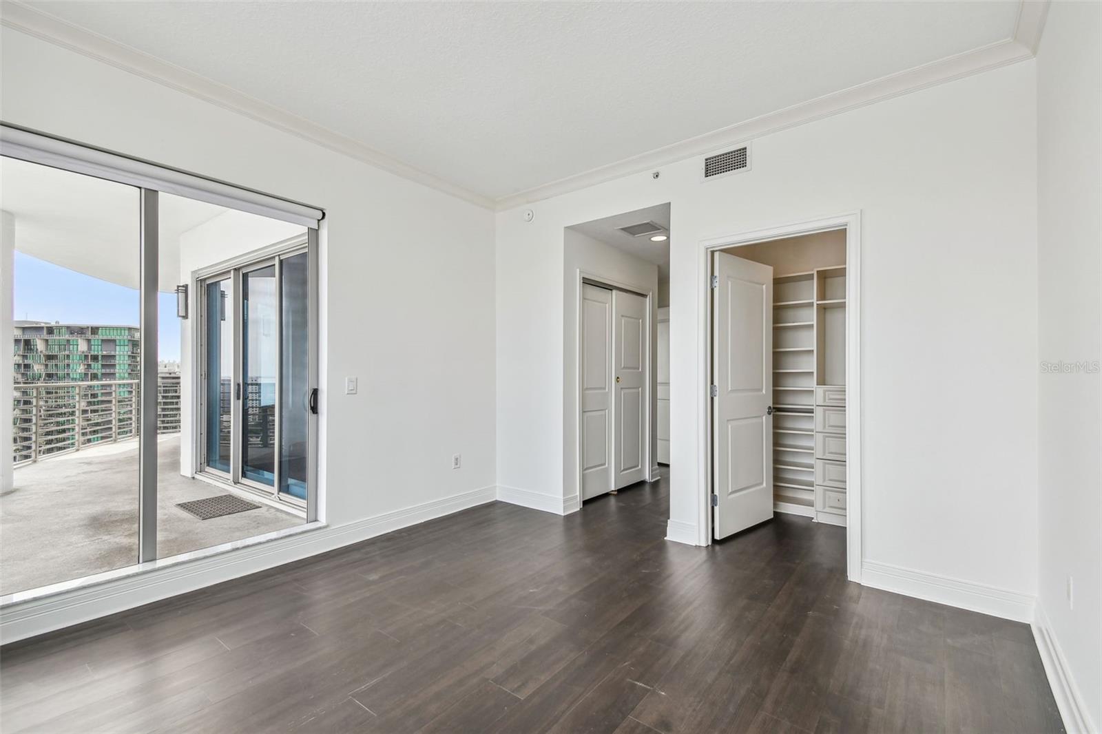 1209 E CUMBERLAND AVE #2406