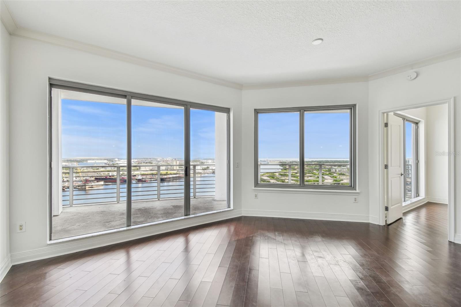 1209 E CUMBERLAND AVE #2406
