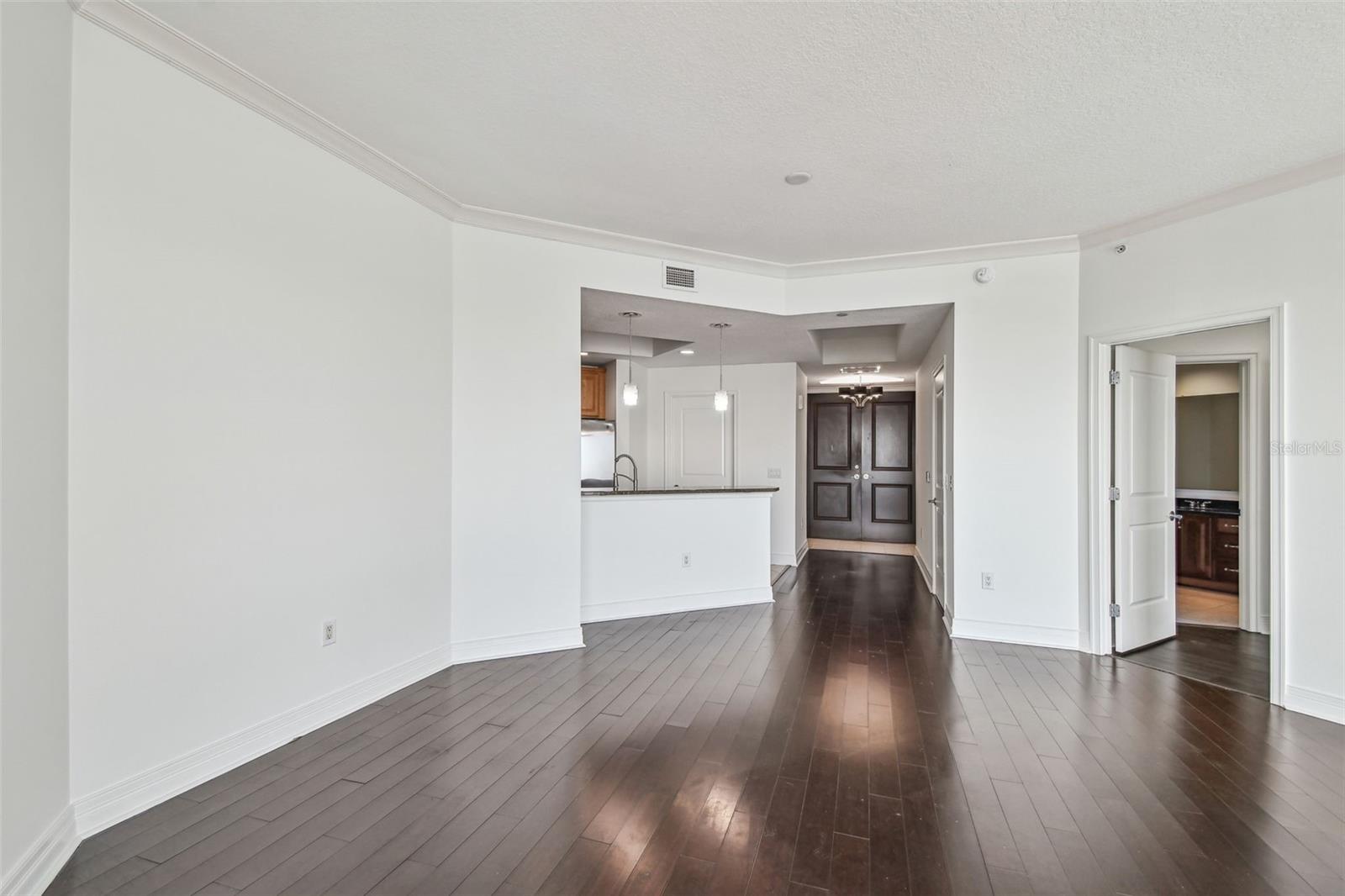 1209 E CUMBERLAND AVE #2406