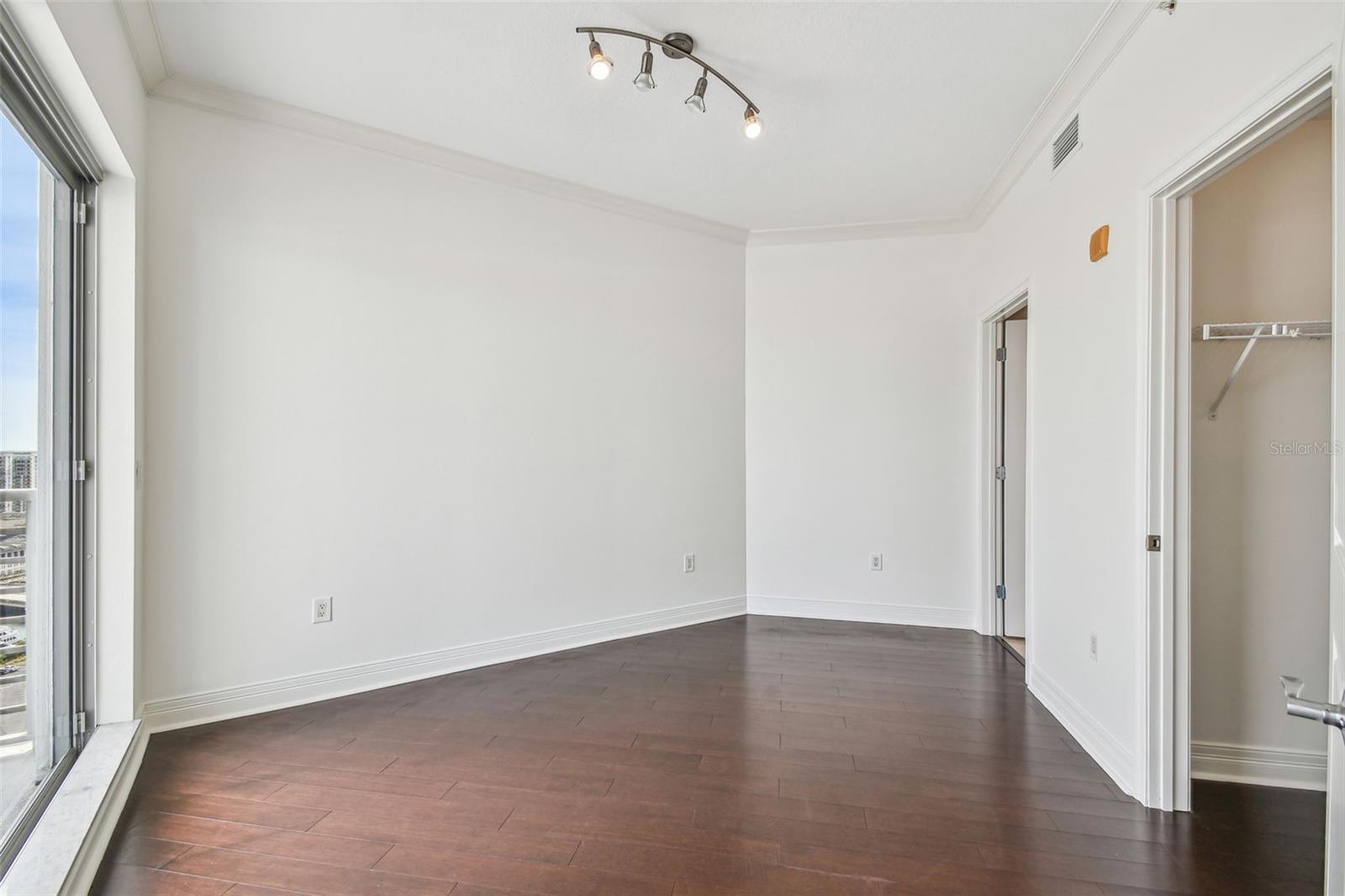 1209 E CUMBERLAND AVE #2406