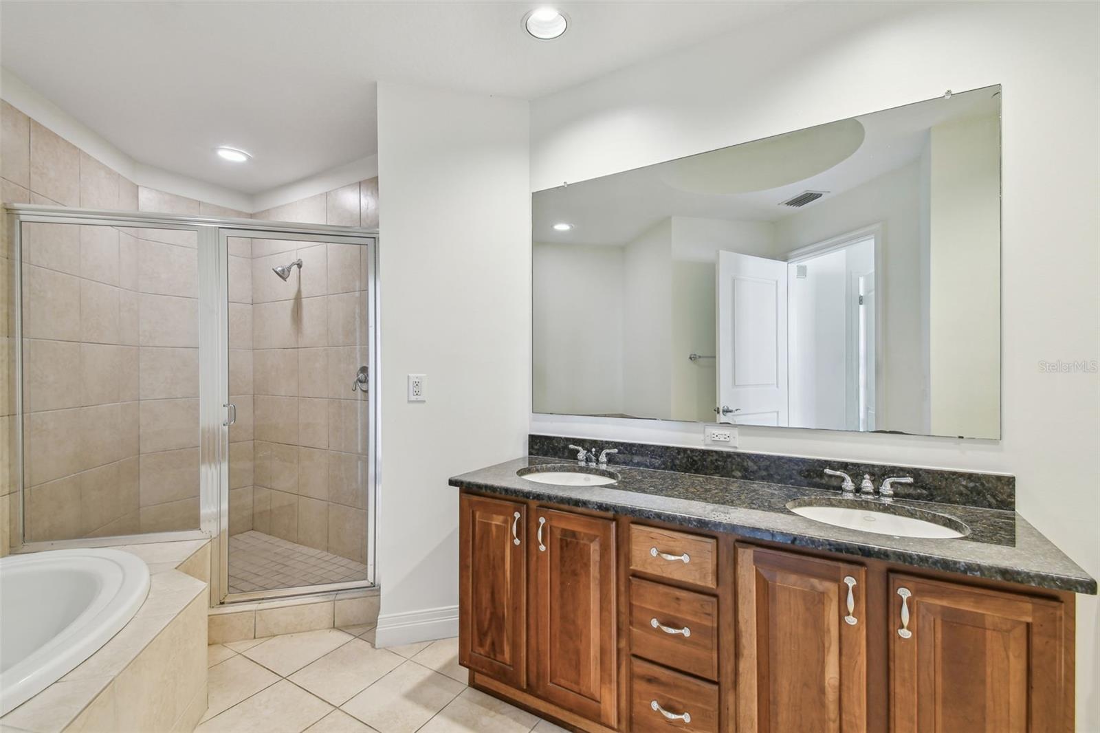 1209 E CUMBERLAND AVE #2406
