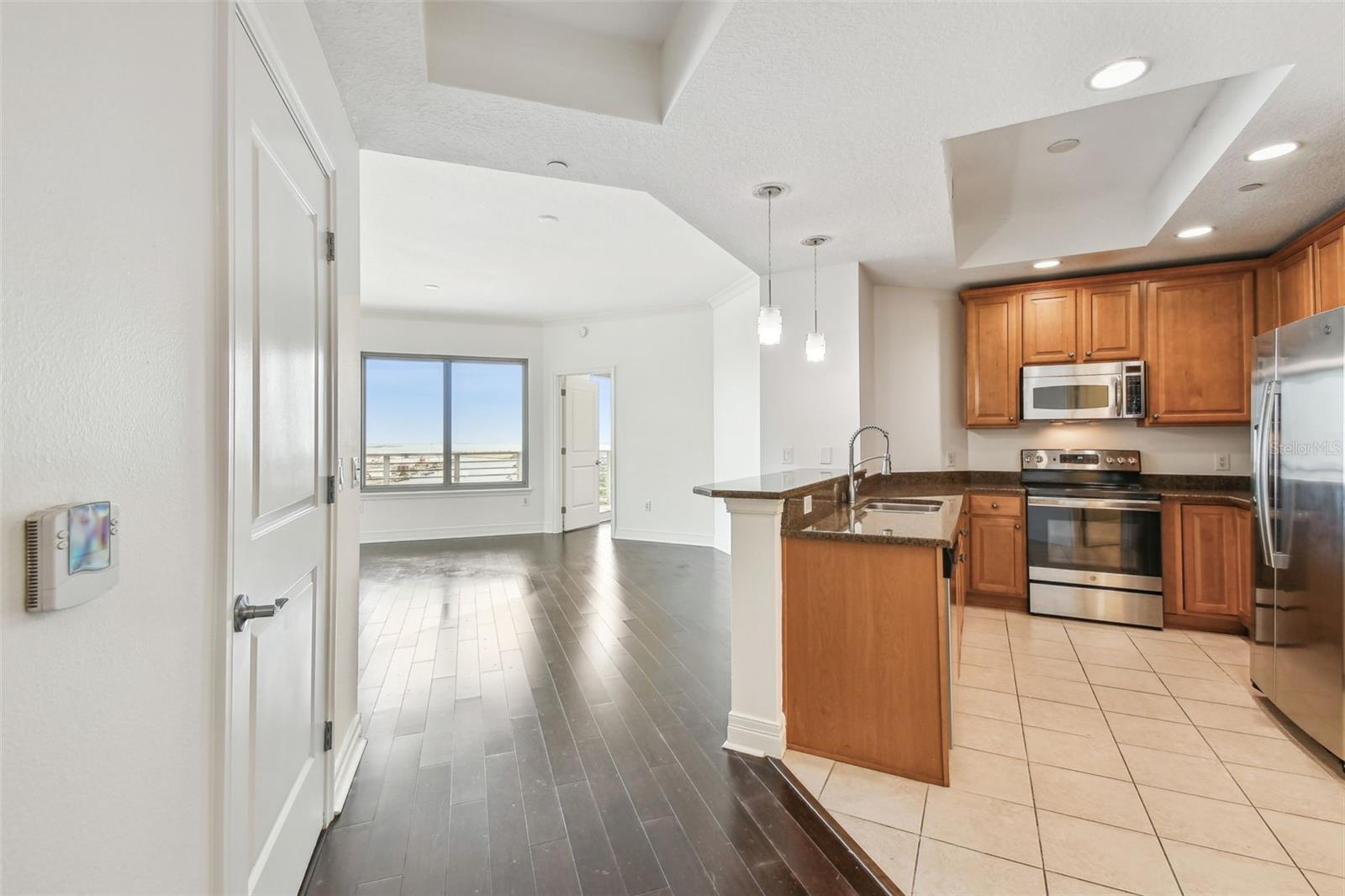 1209 E CUMBERLAND AVE #2406