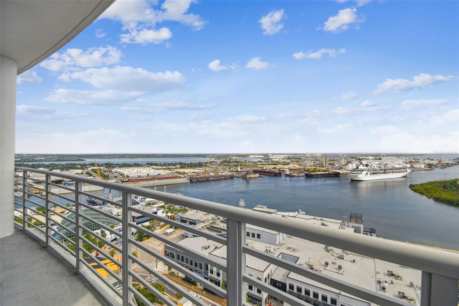 1209 E CUMBERLAND AVE #2406